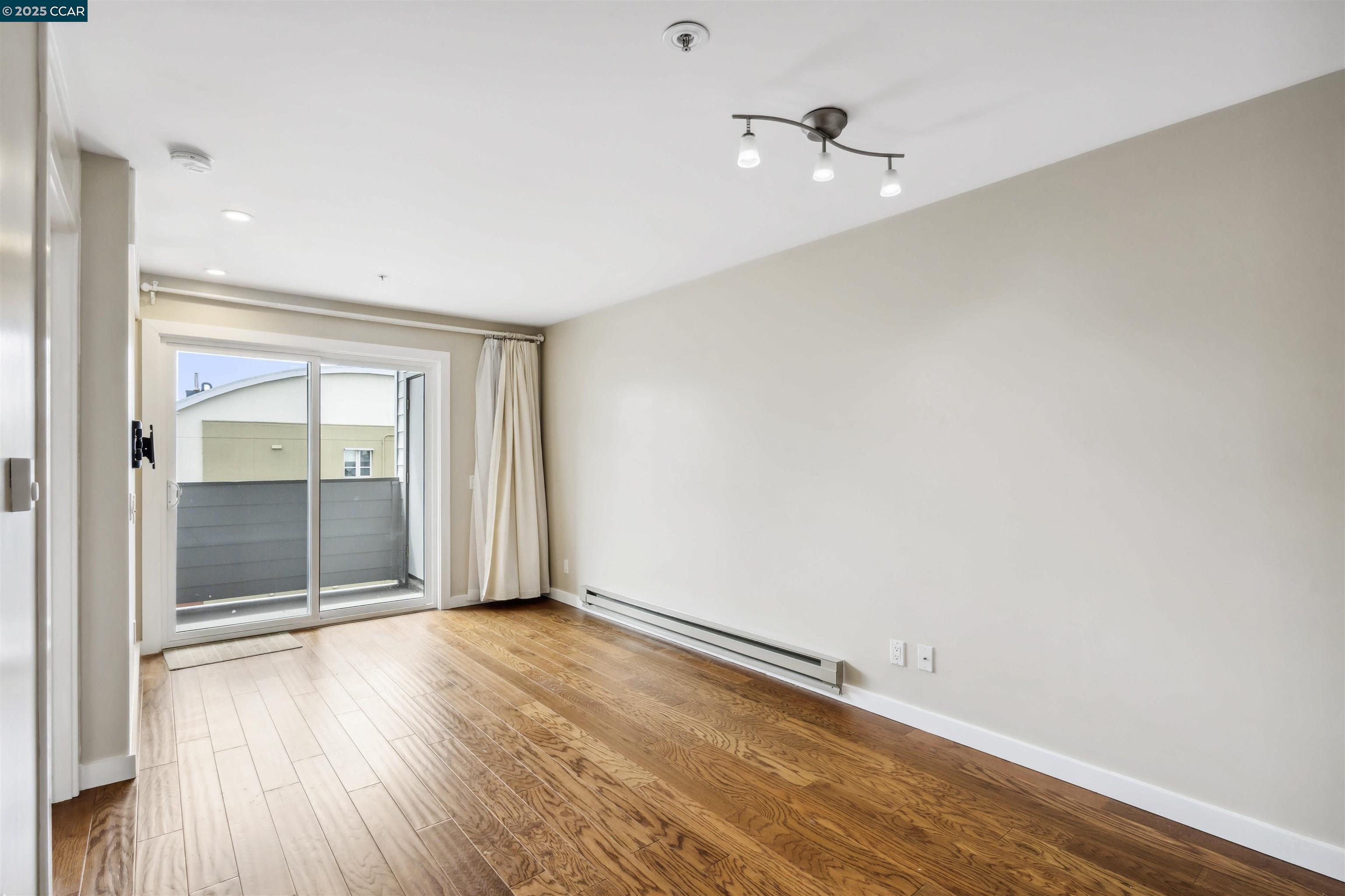 6400 Christie Ave # 5303, Emeryville, California 94608, 1 Bedroom Bedrooms, 2 Rooms Rooms,1 BathroomBathrooms,Residential Lease,For Rent,6400 Christie Ave # 5303,41093842