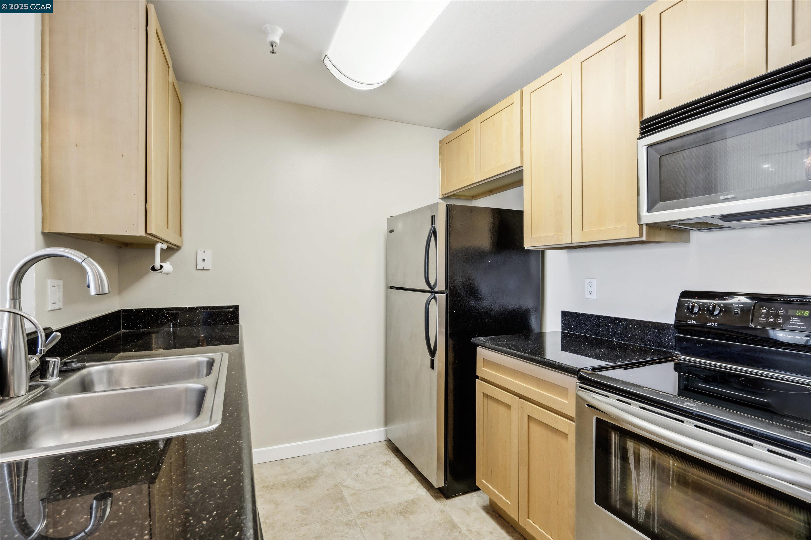 6400 Christie Ave # 5303, Emeryville, California 94608, 1 Bedroom Bedrooms, 2 Rooms Rooms,1 BathroomBathrooms,Residential Lease,For Rent,6400 Christie Ave # 5303,41093842