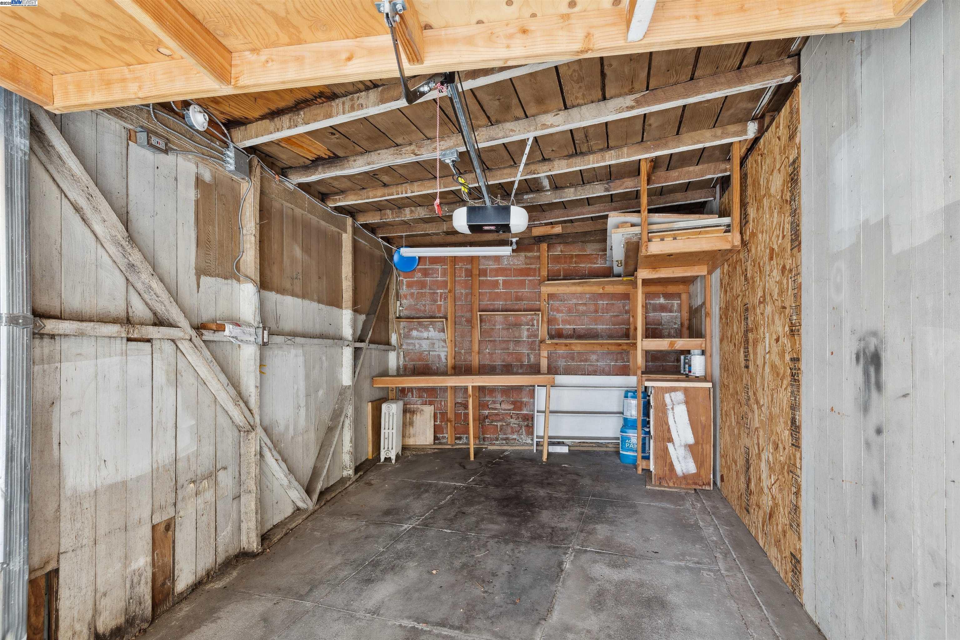 1438 Lakeshore Ave # 6, Oakland, California 94606, 1 Bedroom Bedrooms, 4 Rooms Rooms,1 BathroomBathrooms,Residential,For Sale,1438 Lakeshore Ave # 6,41093846