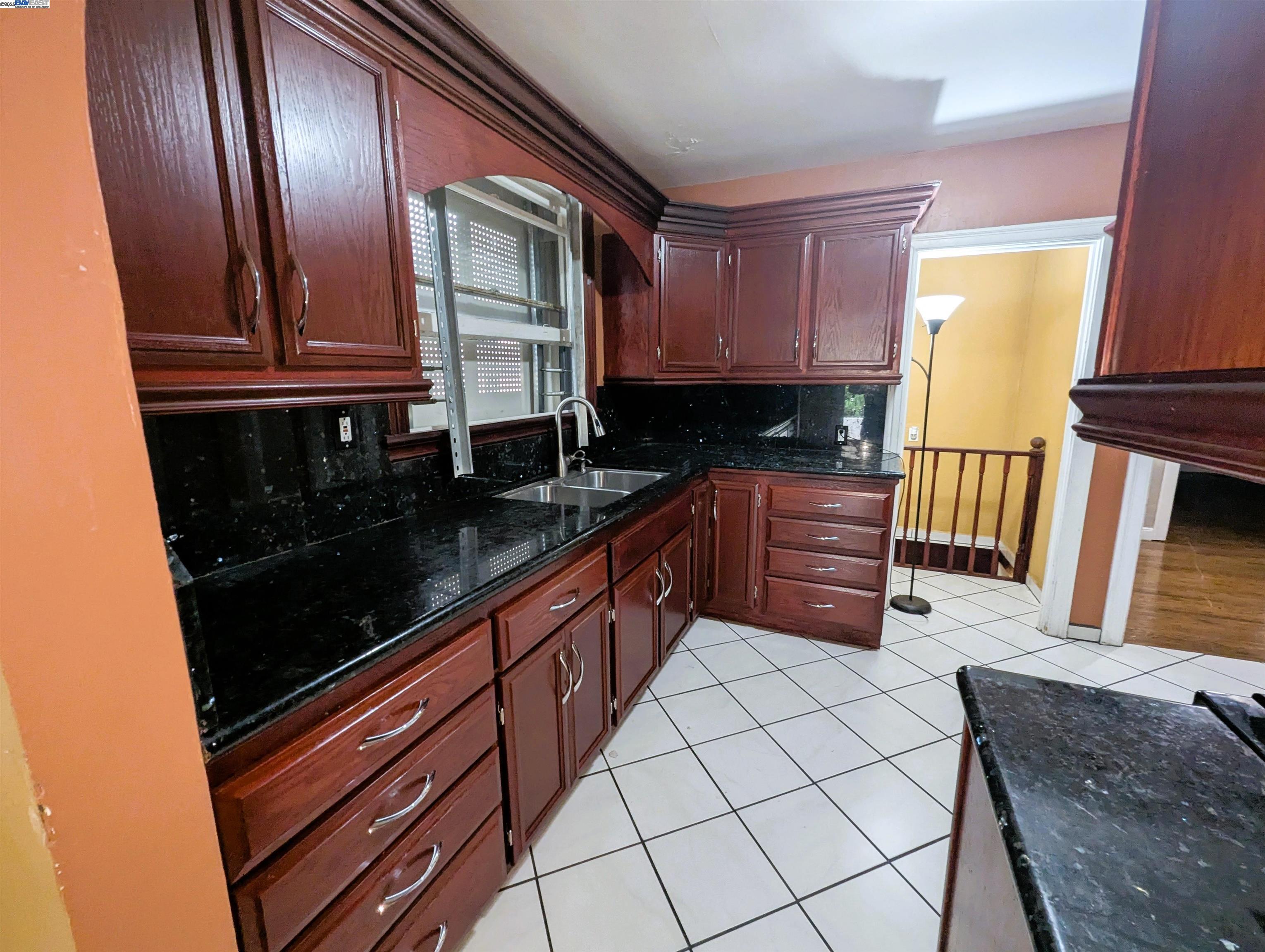 Detail Gallery Image 22 of 46 For 2000 94th Ave, Oakland,  CA 94603 - 2 Beds | 1 Baths