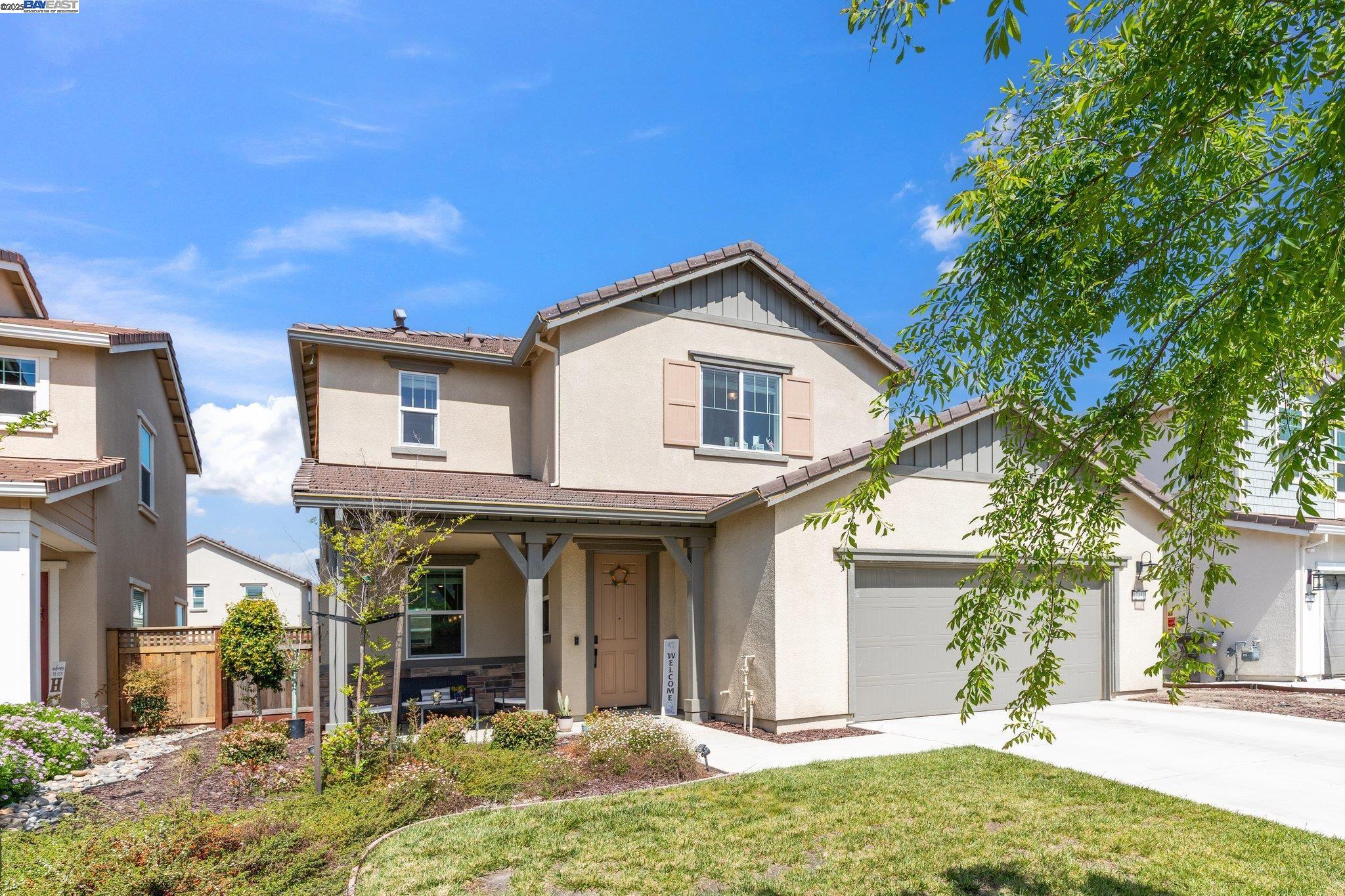 Detail Gallery Image 1 of 43 For 17451 Graceada Ln, Lathrop,  CA 95330 - 4 Beds | 3 Baths