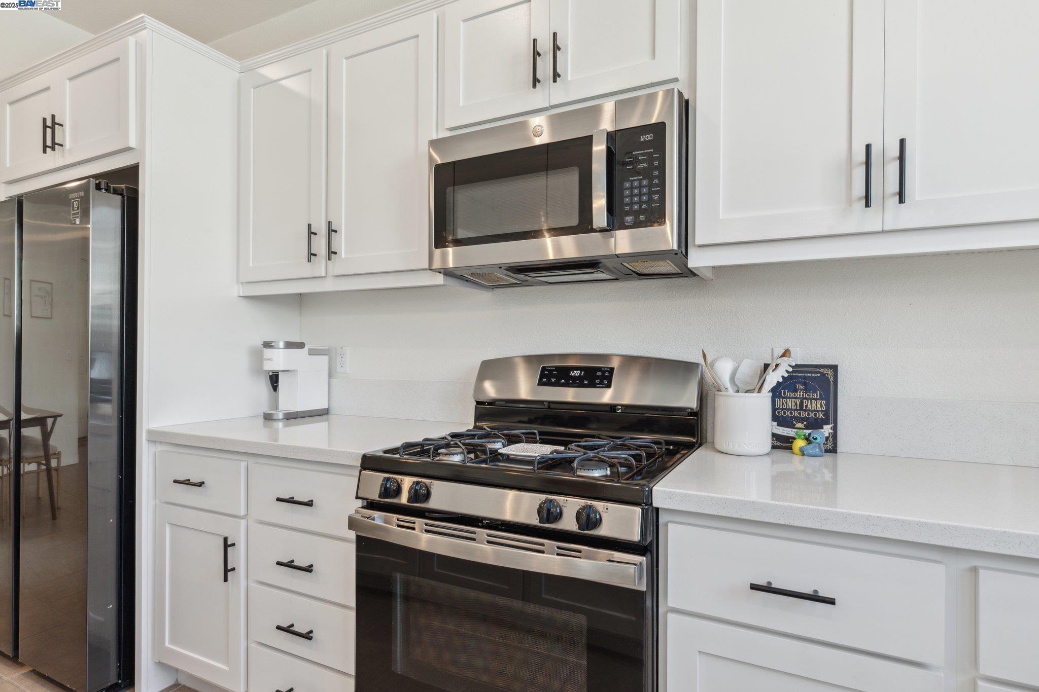Detail Gallery Image 12 of 43 For 17451 Graceada Ln, Lathrop,  CA 95330 - 4 Beds | 3 Baths