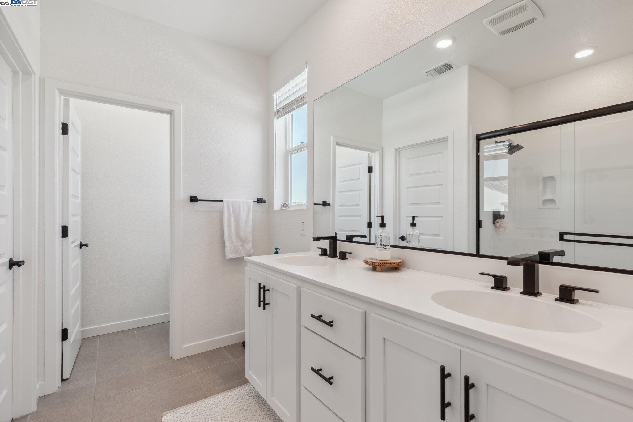 Detail Gallery Image 24 of 43 For 17451 Graceada Ln, Lathrop,  CA 95330 - 4 Beds | 3 Baths