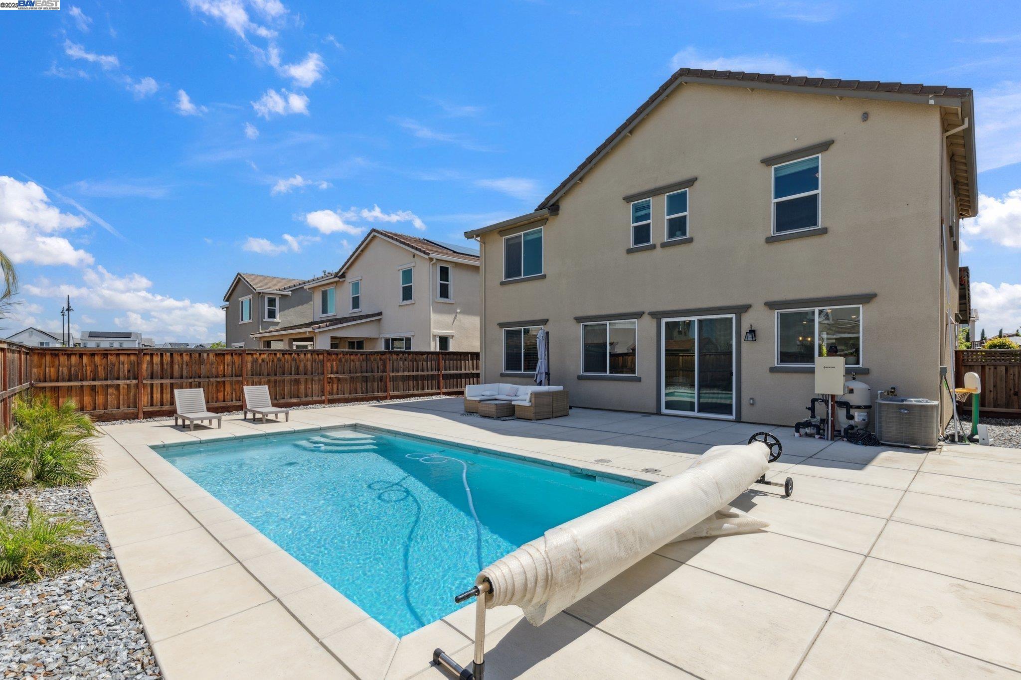 Detail Gallery Image 27 of 43 For 17451 Graceada Ln, Lathrop,  CA 95330 - 4 Beds | 3 Baths