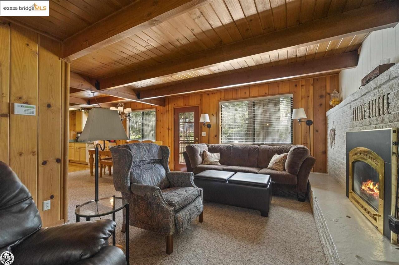 Detail Gallery Image 6 of 32 For 24748 Quartz, Mi Wuk Village,  CA 95335 - 3 Beds | 2 Baths