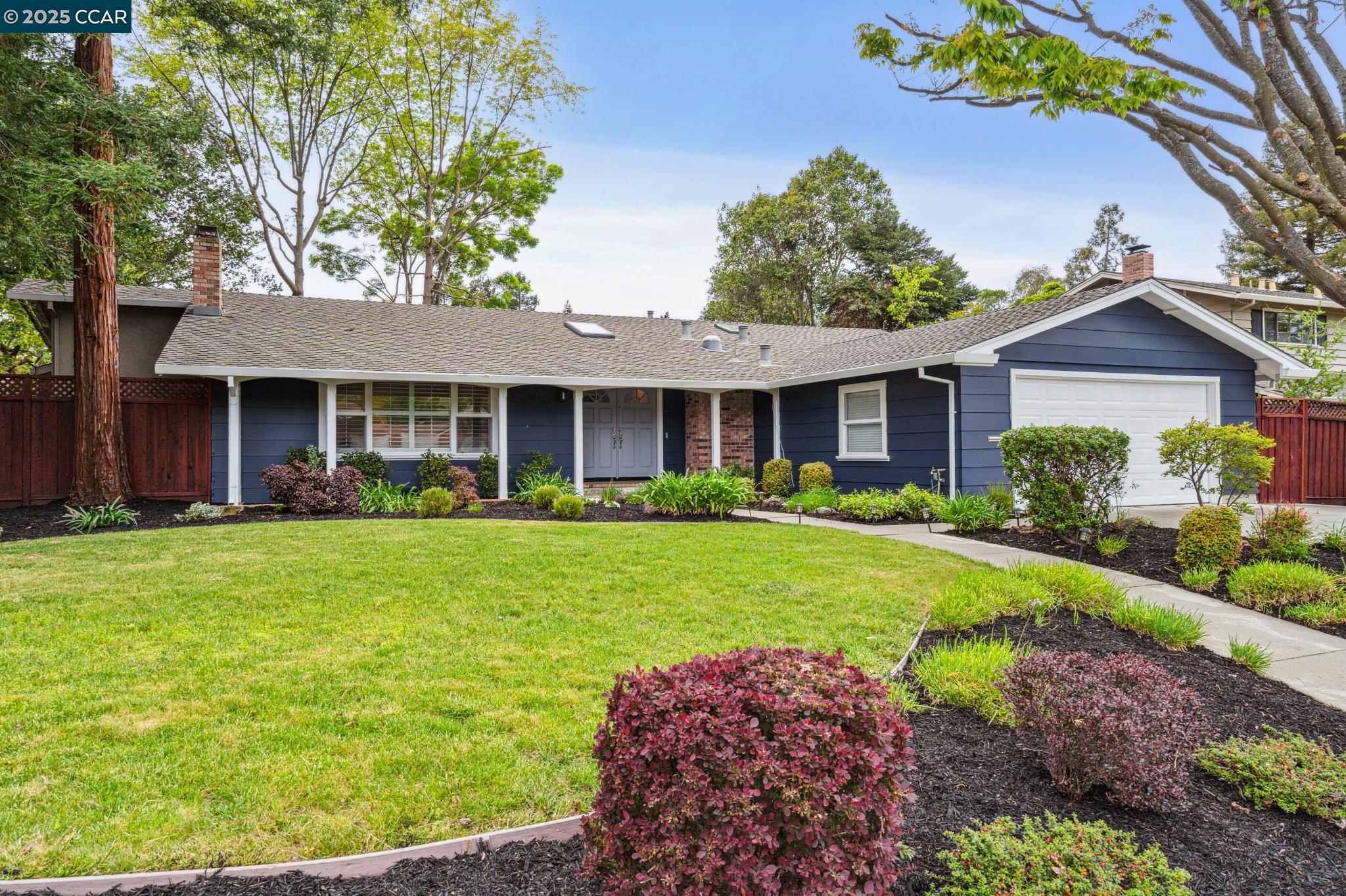 Detail Gallery Image 3 of 57 For 3117 Bowling Green Dr, Walnut Creek,  CA 94598 - 3 Beds | 2 Baths