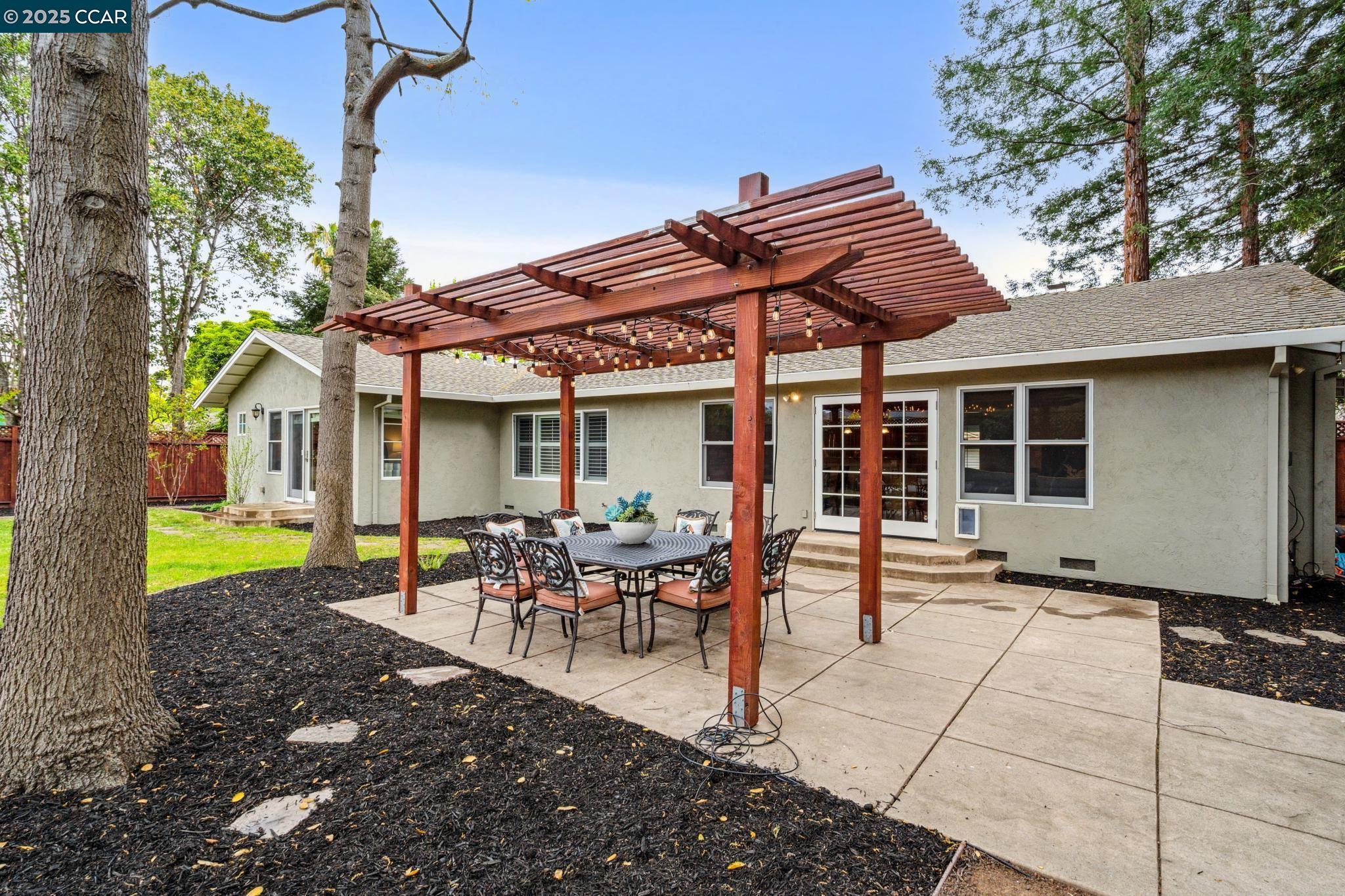 Detail Gallery Image 52 of 57 For 3117 Bowling Green Dr, Walnut Creek,  CA 94598 - 3 Beds | 2 Baths