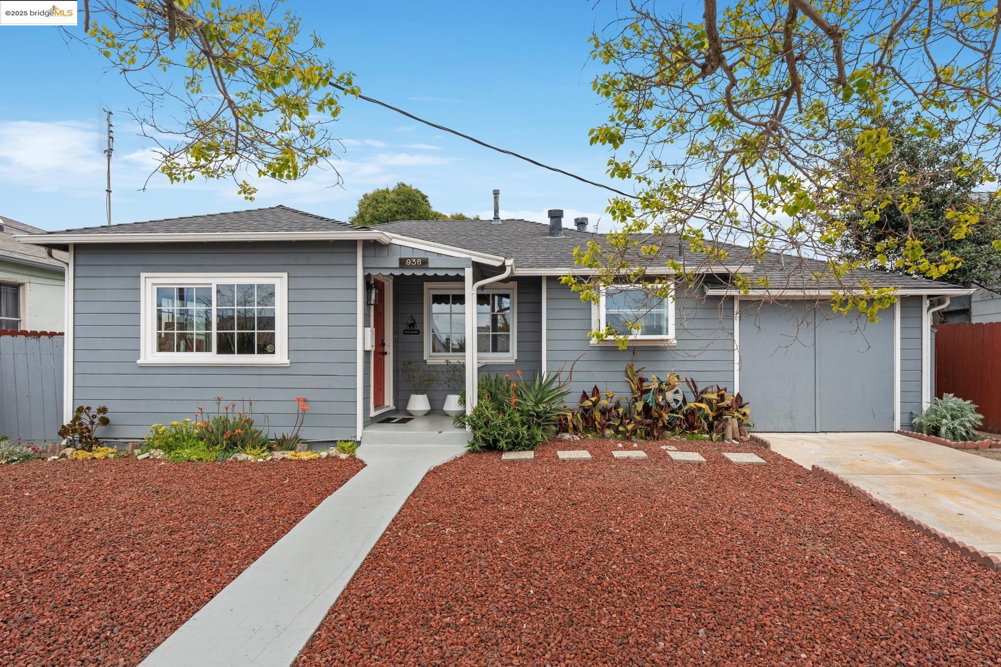 Detail Gallery Image 1 of 1 For 936 31st St, Richmond,  CA 94804 - 2 Beds | 1 Baths