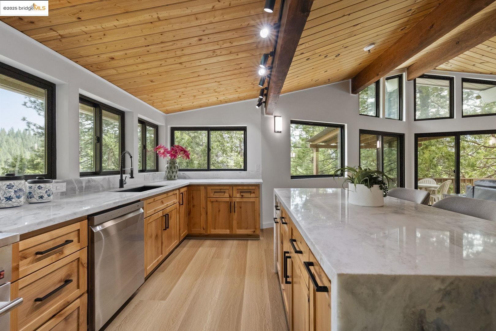 Detail Gallery Image 3 of 32 For 28413 Georges Dr, Strawberry,  CA 95375 - 3 Beds | 2 Baths