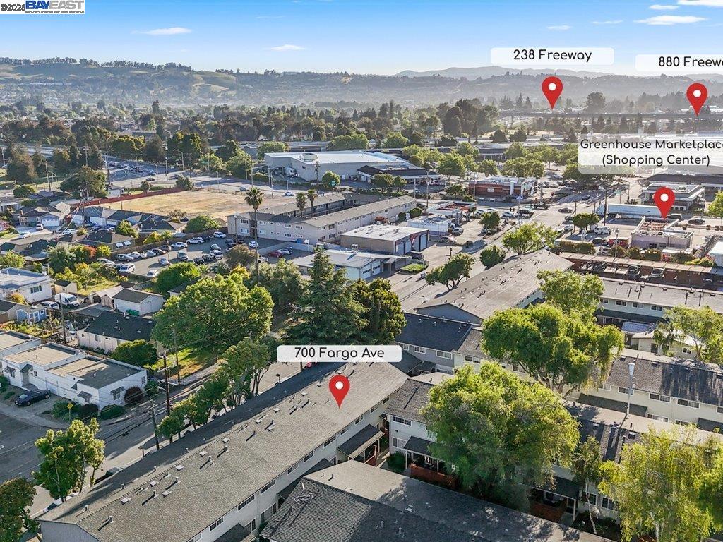 Detail Gallery Image 11 of 24 For 700 Fargo #1,  San Leandro,  CA 94579-1234 - 3 Beds | 1/2 Baths