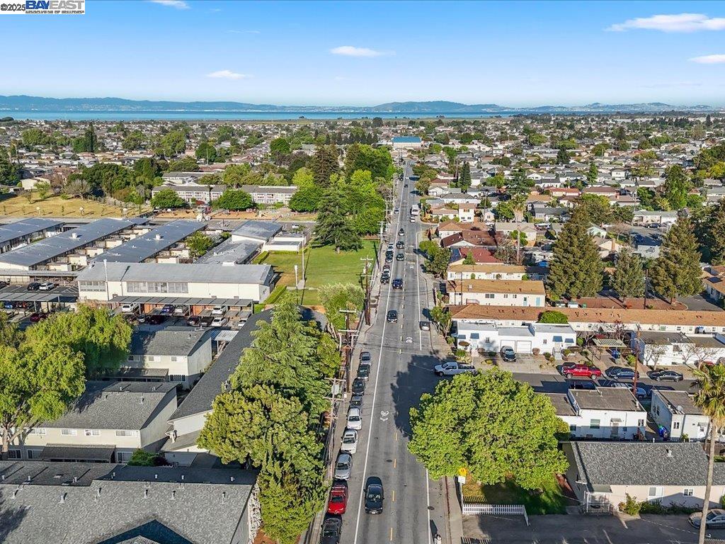 Detail Gallery Image 12 of 24 For 700 Fargo #1,  San Leandro,  CA 94579-1234 - 3 Beds | 1/2 Baths