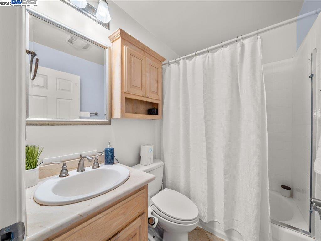 Detail Gallery Image 18 of 24 For 700 Fargo #1,  San Leandro,  CA 94579-1234 - 3 Beds | 1/2 Baths