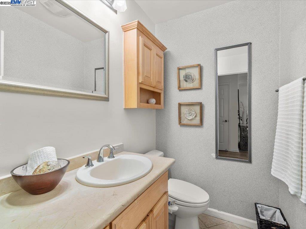 Detail Gallery Image 19 of 24 For 700 Fargo #1,  San Leandro,  CA 94579-1234 - 3 Beds | 1/2 Baths