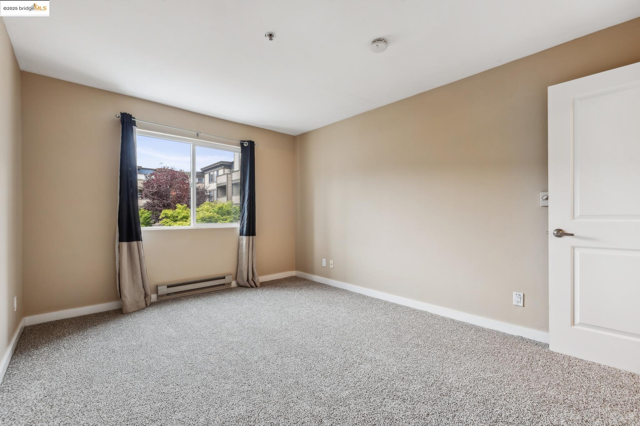 Photo #5: 41093885 Listing 