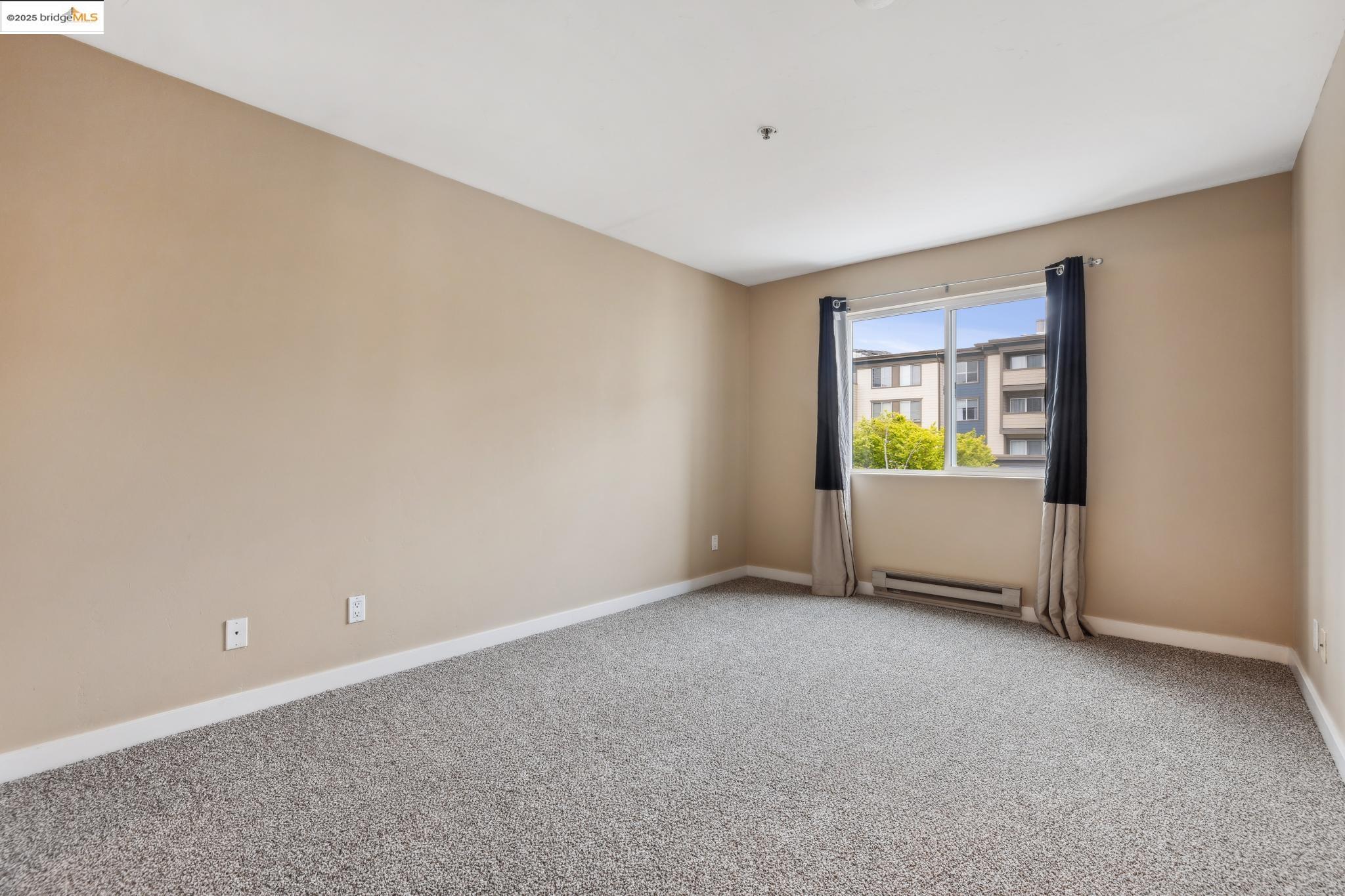 Photo #8: 41093885 Listing: Photo #8