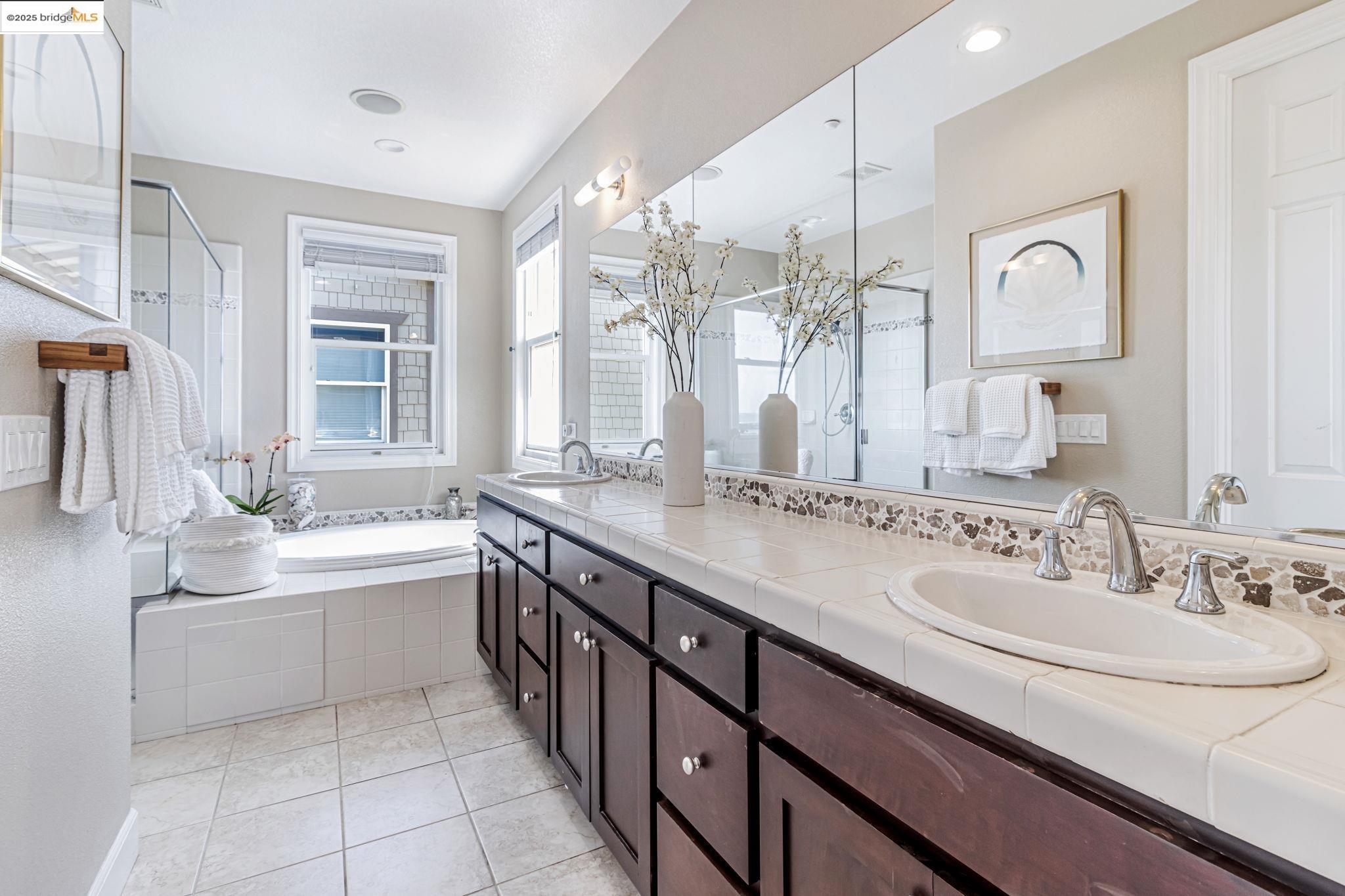 Detail Gallery Image 23 of 47 For 104 Seacliff Court, Richmond,  CA 94801 - 3 Beds | 2/1 Baths