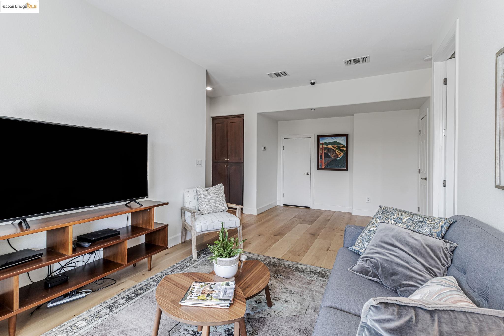 Detail Gallery Image 27 of 47 For 104 Seacliff Court, Richmond,  CA 94801 - 3 Beds | 2/1 Baths