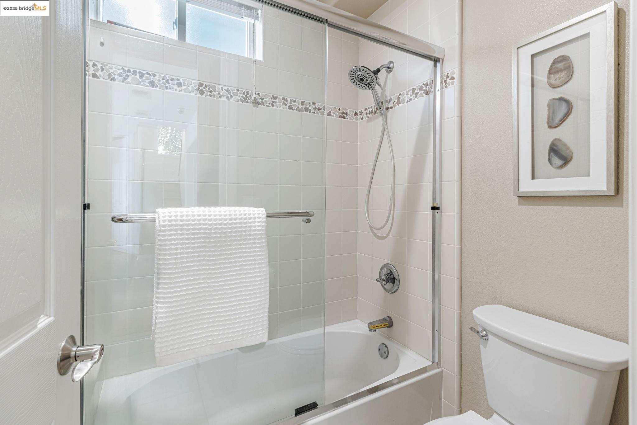 Detail Gallery Image 32 of 47 For 104 Seacliff Court, Richmond,  CA 94801 - 3 Beds | 2/1 Baths