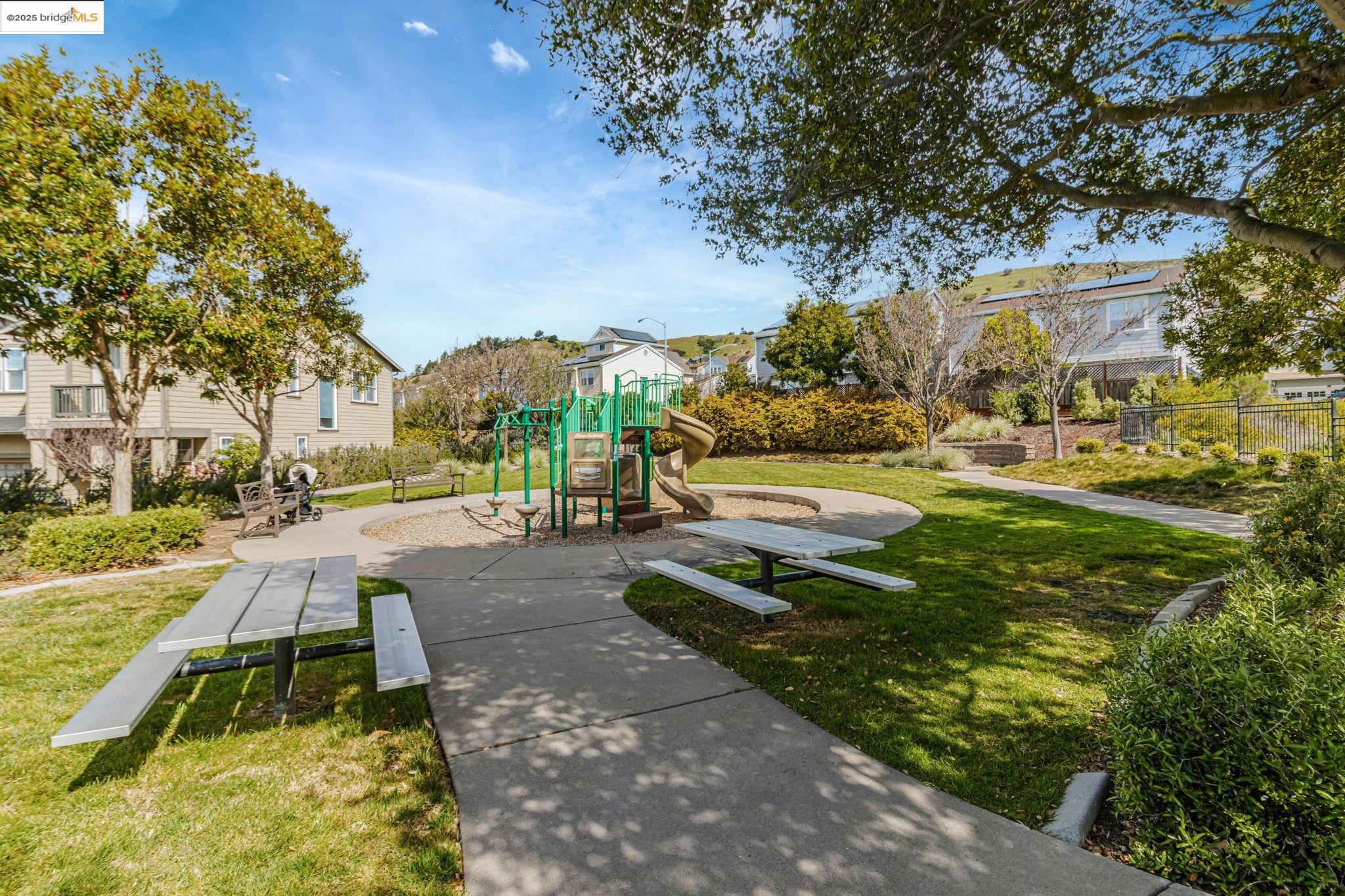 Detail Gallery Image 43 of 47 For 104 Seacliff Court, Richmond,  CA 94801 - 3 Beds | 2/1 Baths