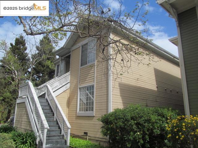 Detail Gallery Image 1 of 12 For 1424 Market St, Oakland,  CA 94607 - – Beds | – Baths