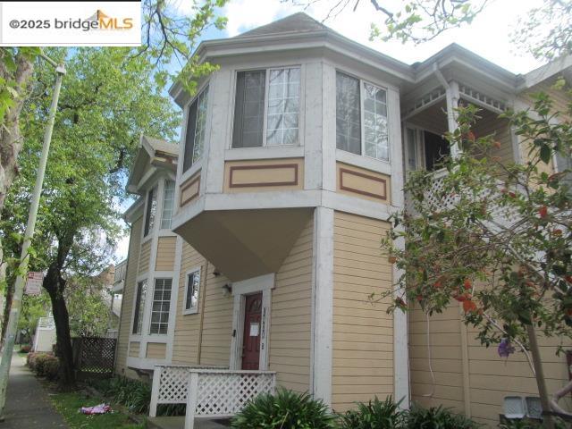 Detail Gallery Image 3 of 12 For 1424 Market St, Oakland,  CA 94607 - – Beds | – Baths