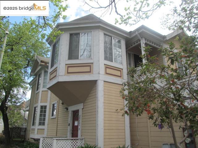 Detail Gallery Image 4 of 12 For 1424 Market St, Oakland,  CA 94607 - – Beds | – Baths