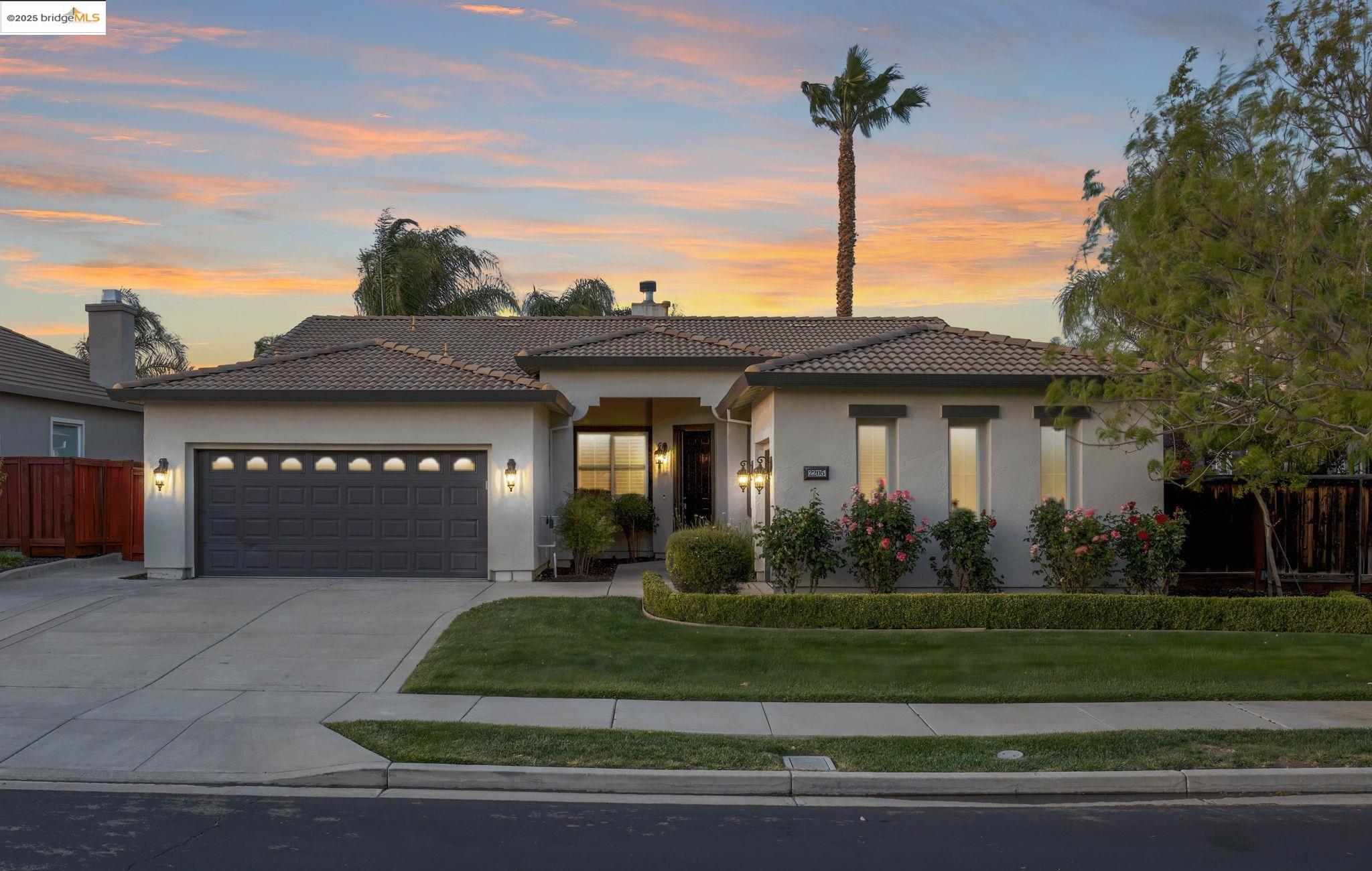 Detail Gallery Image 1 of 1 For 2205 Barcelona Ct, Brentwood,  CA 94513 - 4 Beds | 3 Baths