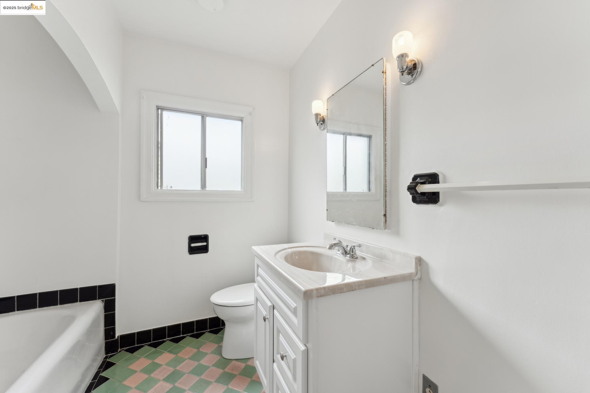 Detail Gallery Image 34 of 50 For 1605 Pomona St, Crockett,  CA 94525 - – Beds | – Baths