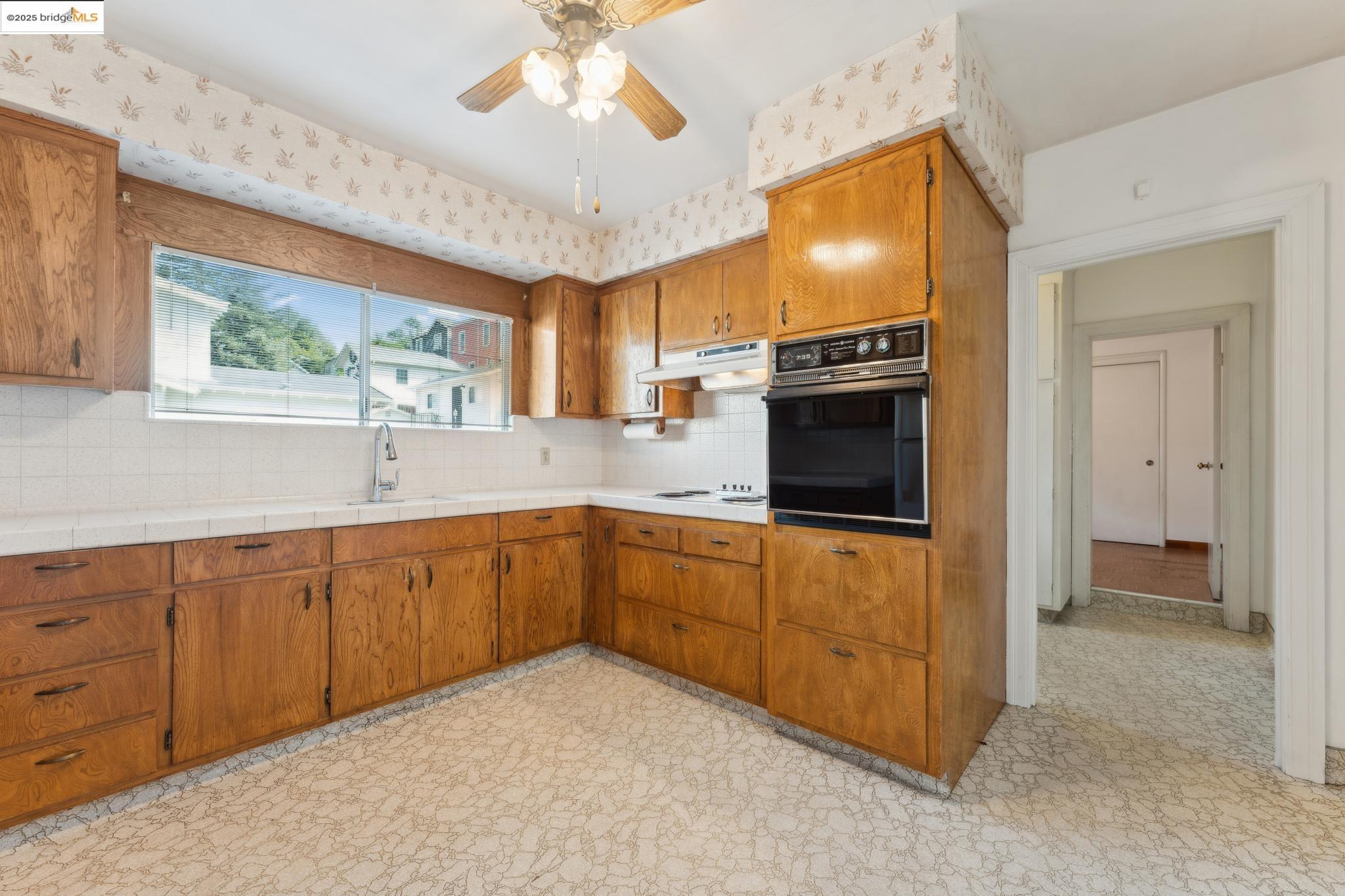 Detail Gallery Image 6 of 50 For 1605 Pomona St, Crockett,  CA 94525 - – Beds | – Baths