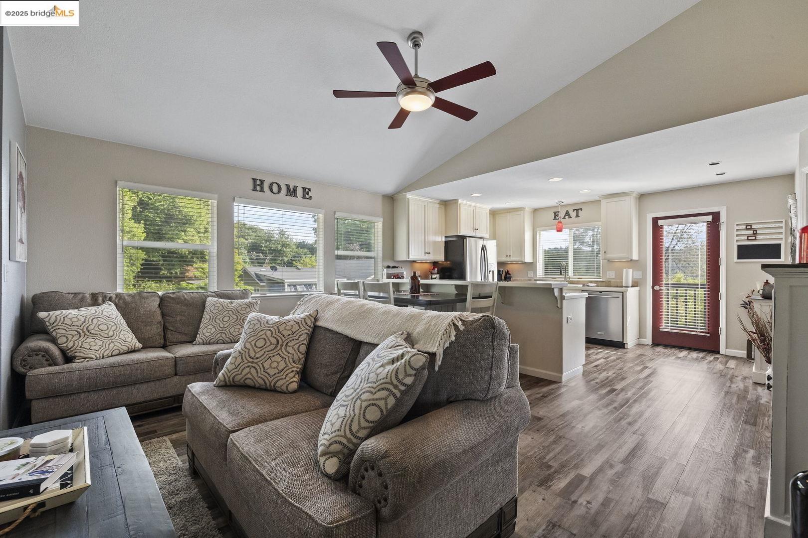 Detail Gallery Image 15 of 37 For 19061 North Dr, Jamestown,  CA 95327 - 3 Beds | 3 Baths