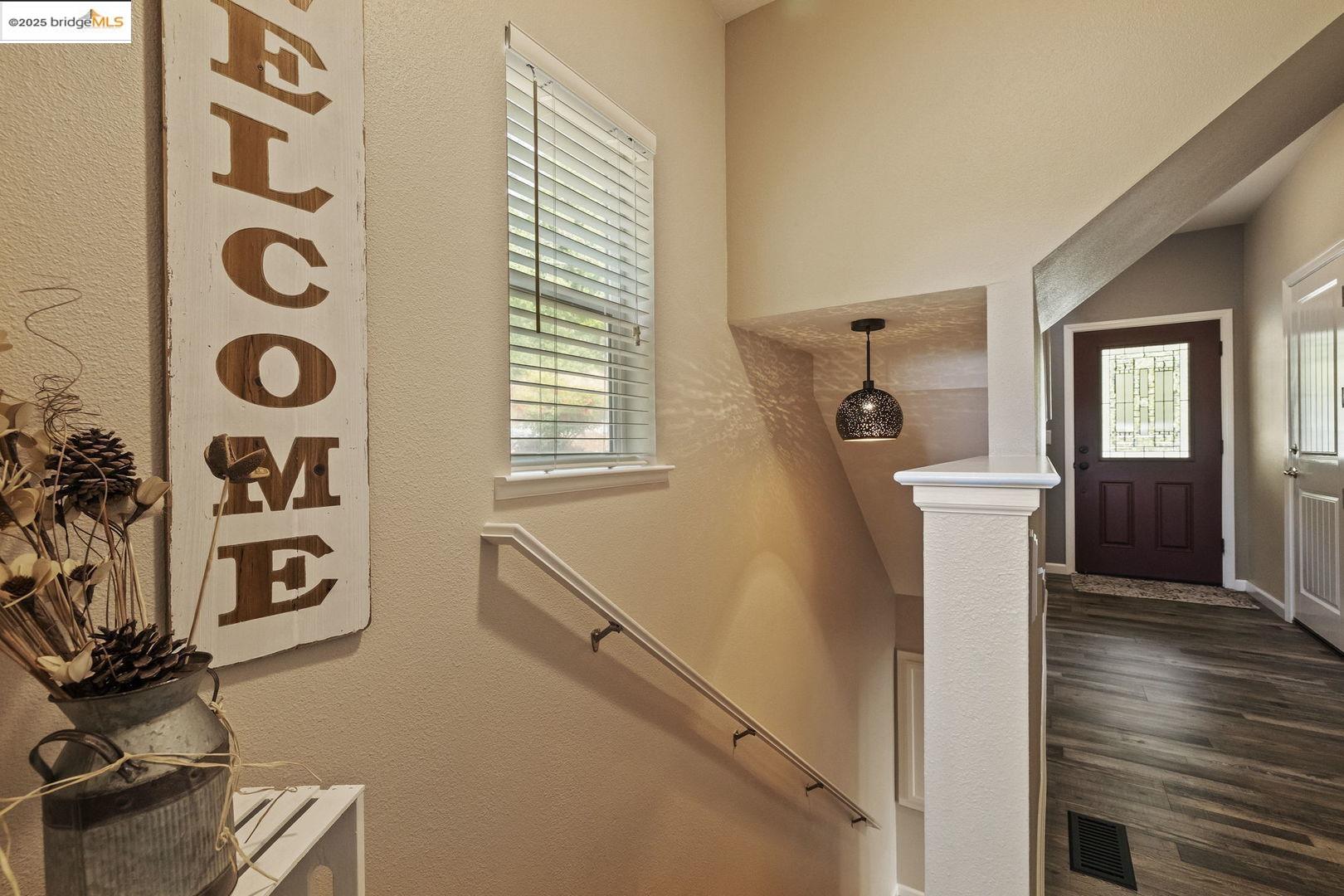 Detail Gallery Image 8 of 37 For 19061 North Dr, Jamestown,  CA 95327 - 3 Beds | 3 Baths