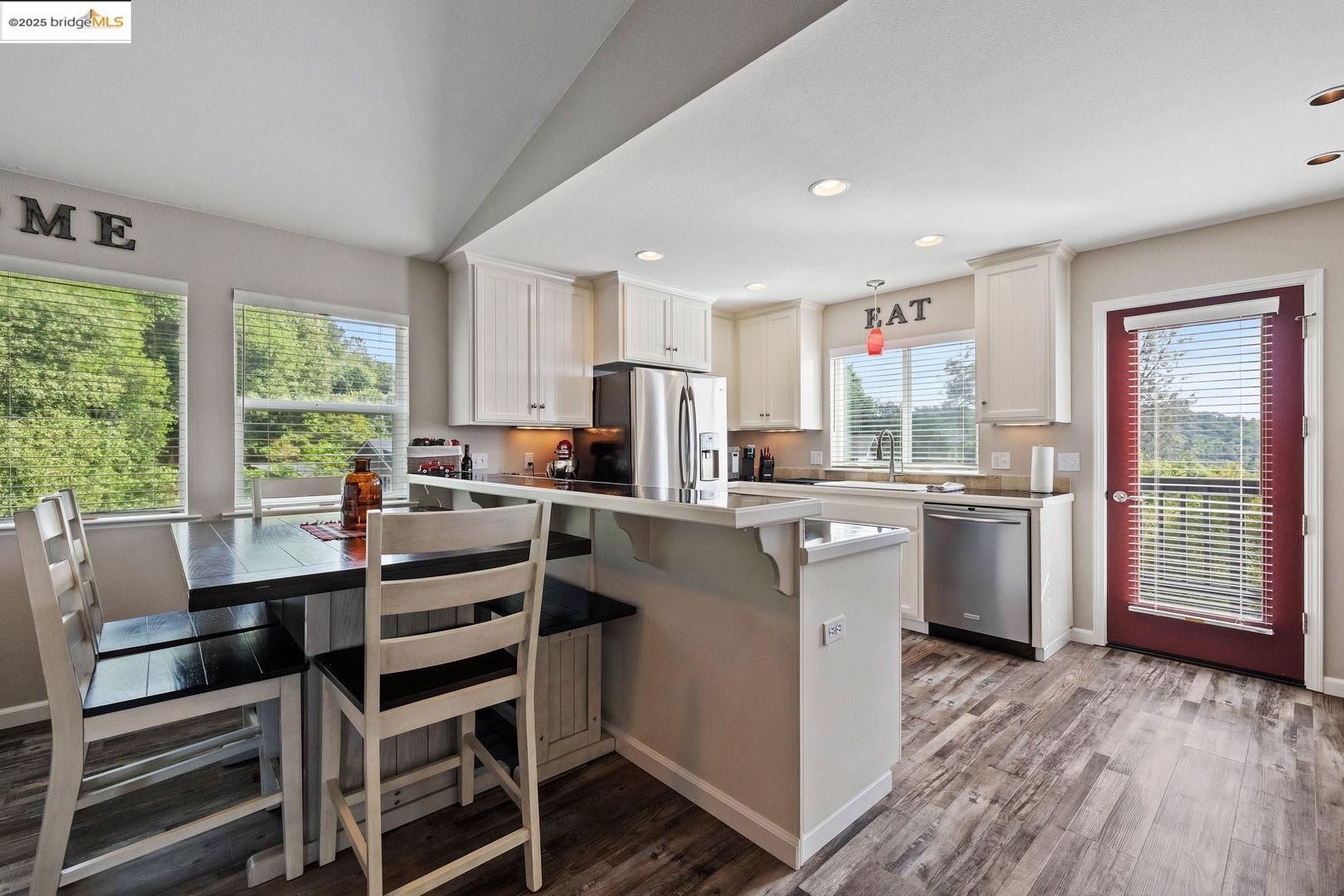 Detail Gallery Image 9 of 37 For 19061 North Dr, Jamestown,  CA 95327 - 3 Beds | 3 Baths