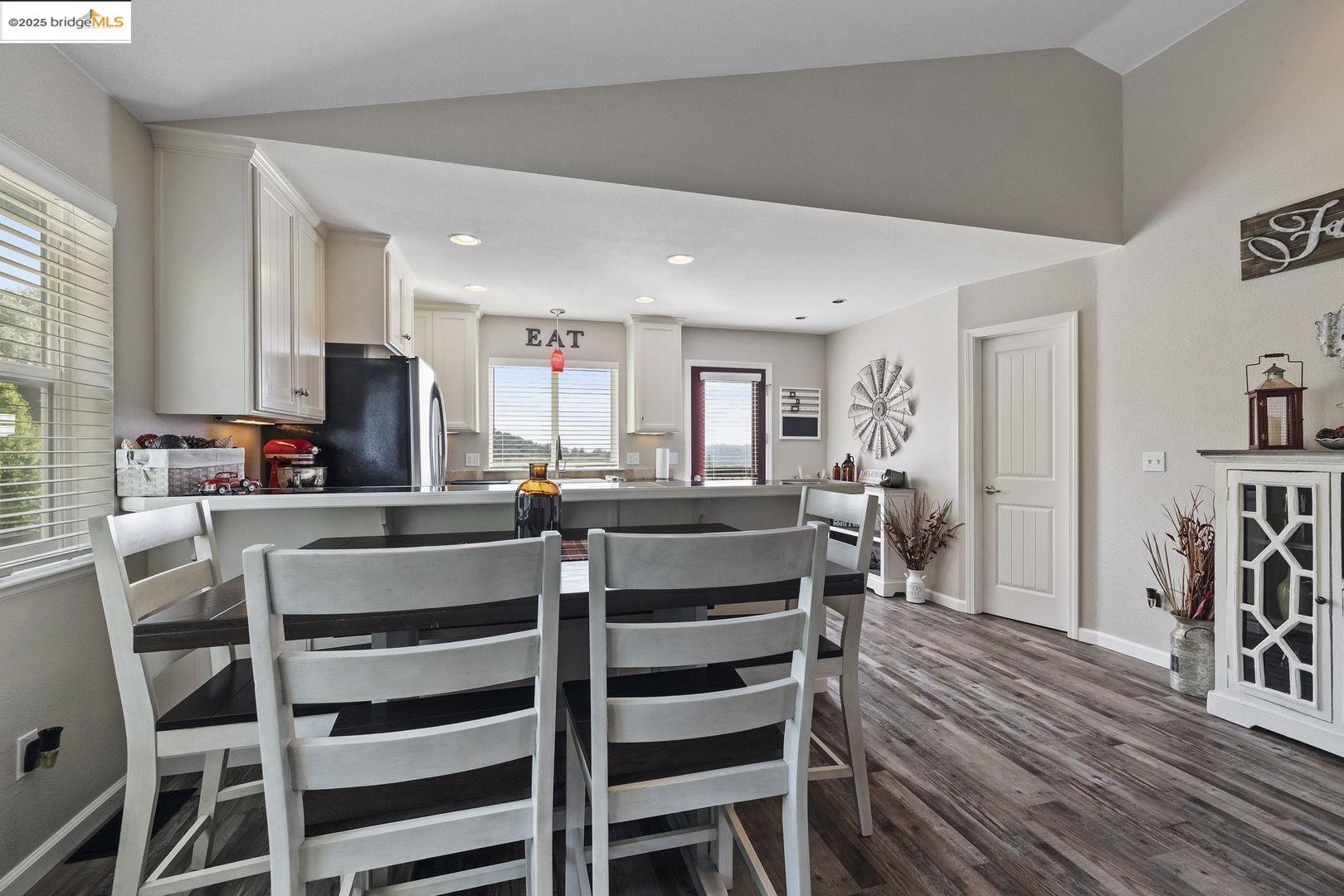 Detail Gallery Image 10 of 37 For 19061 North Dr, Jamestown,  CA 95327 - 3 Beds | 3 Baths
