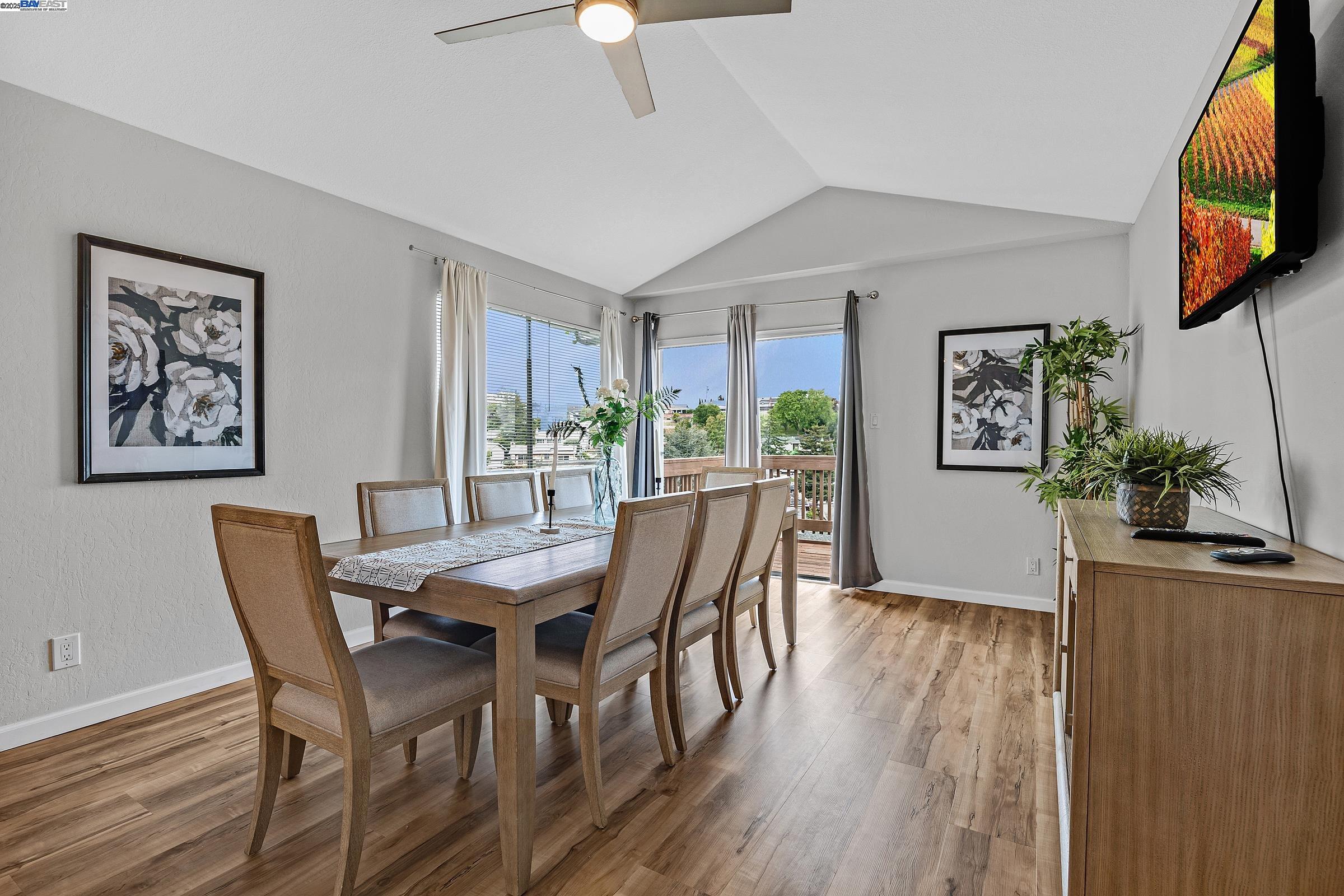 Detail Gallery Image 20 of 41 For 19464 Yuma St, Castro Valley,  CA 94546 - 5 Beds | 3/1 Baths
