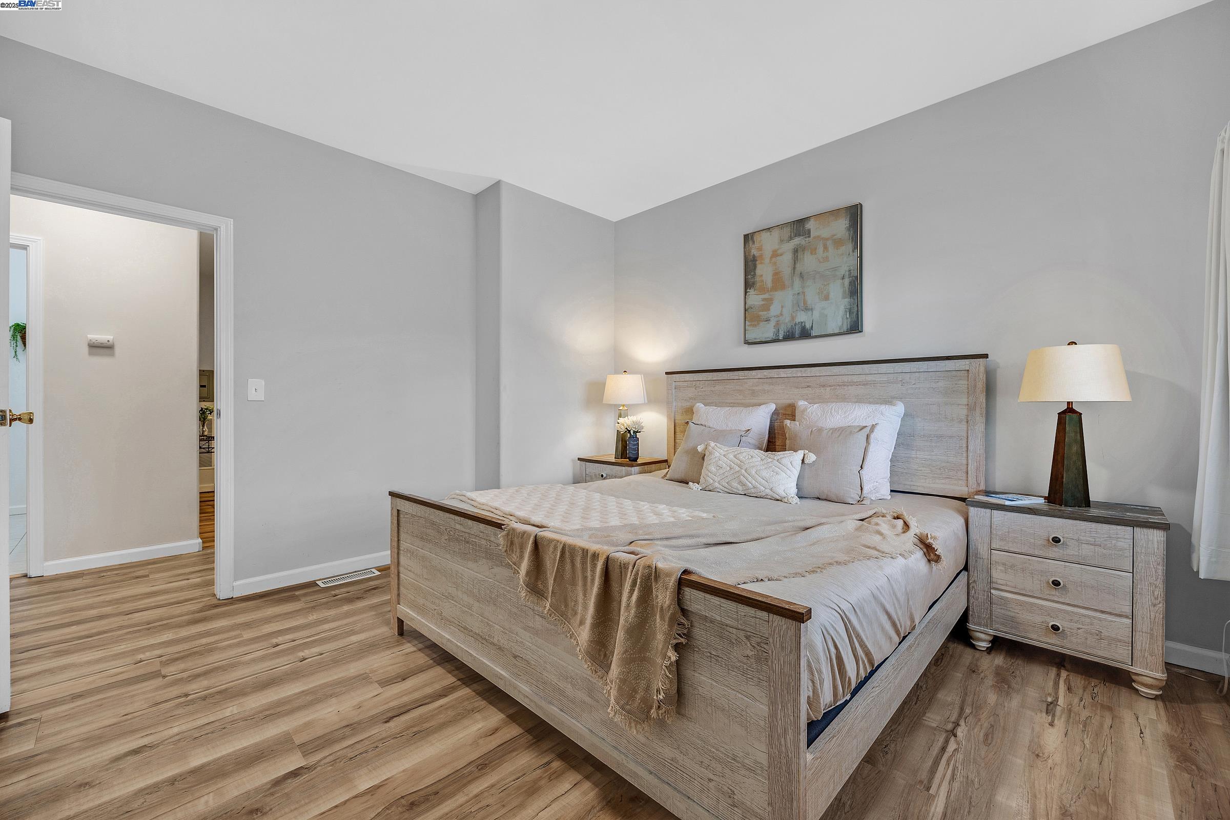 Detail Gallery Image 23 of 41 For 19464 Yuma St, Castro Valley,  CA 94546 - 5 Beds | 3/1 Baths