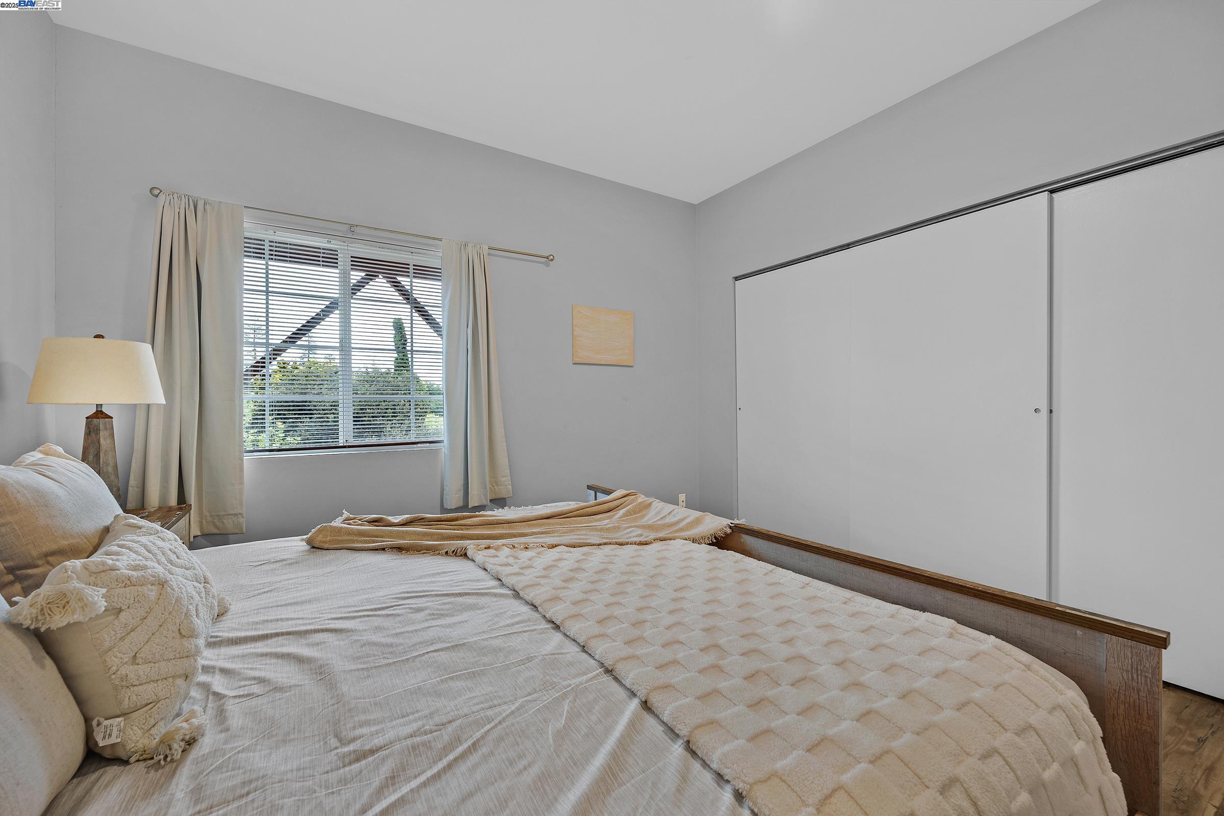 Detail Gallery Image 24 of 41 For 19464 Yuma St, Castro Valley,  CA 94546 - 5 Beds | 3/1 Baths