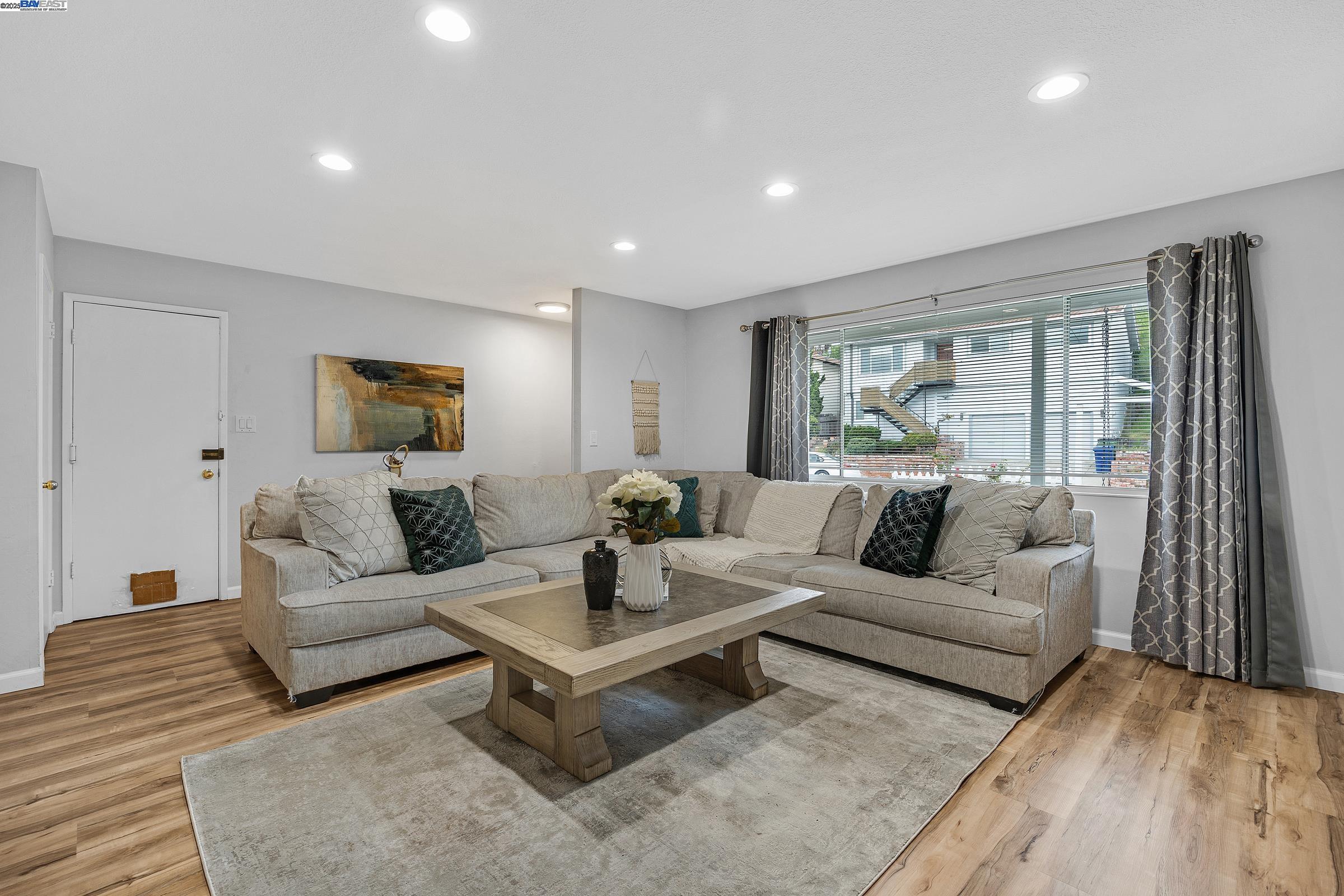 Detail Gallery Image 34 of 41 For 19464 Yuma St, Castro Valley,  CA 94546 - 5 Beds | 3/1 Baths