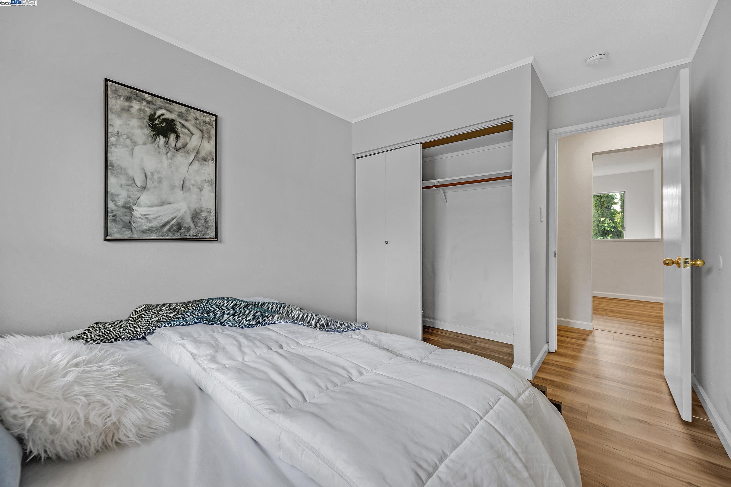 Detail Gallery Image 6 of 41 For 19464 Yuma St, Castro Valley,  CA 94546 - 5 Beds | 3/1 Baths