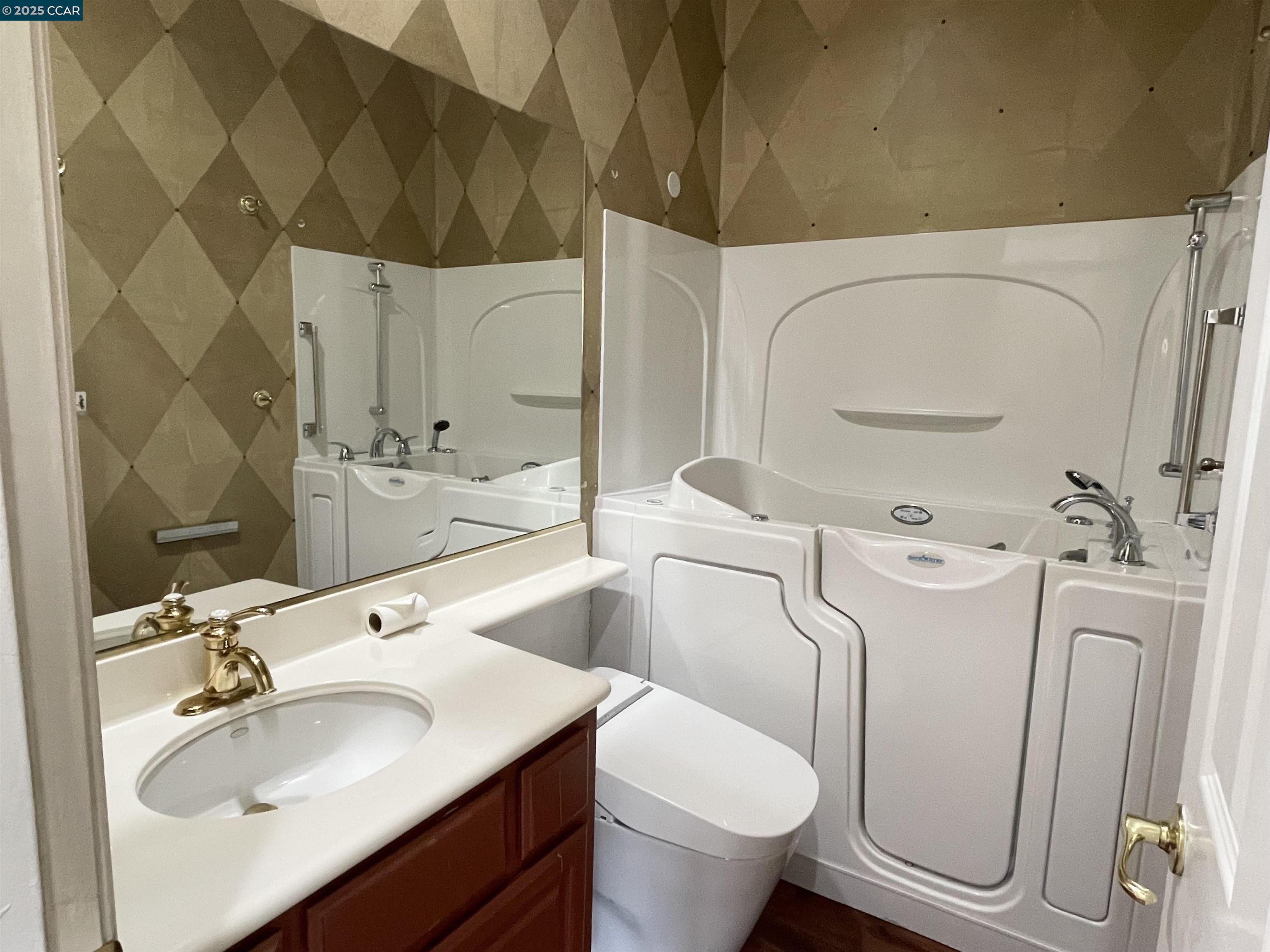 Detail Gallery Image 12 of 23 For 7104 Majestic Ct, Vallejo,  CA 94591 - 2 Beds | 2 Baths
