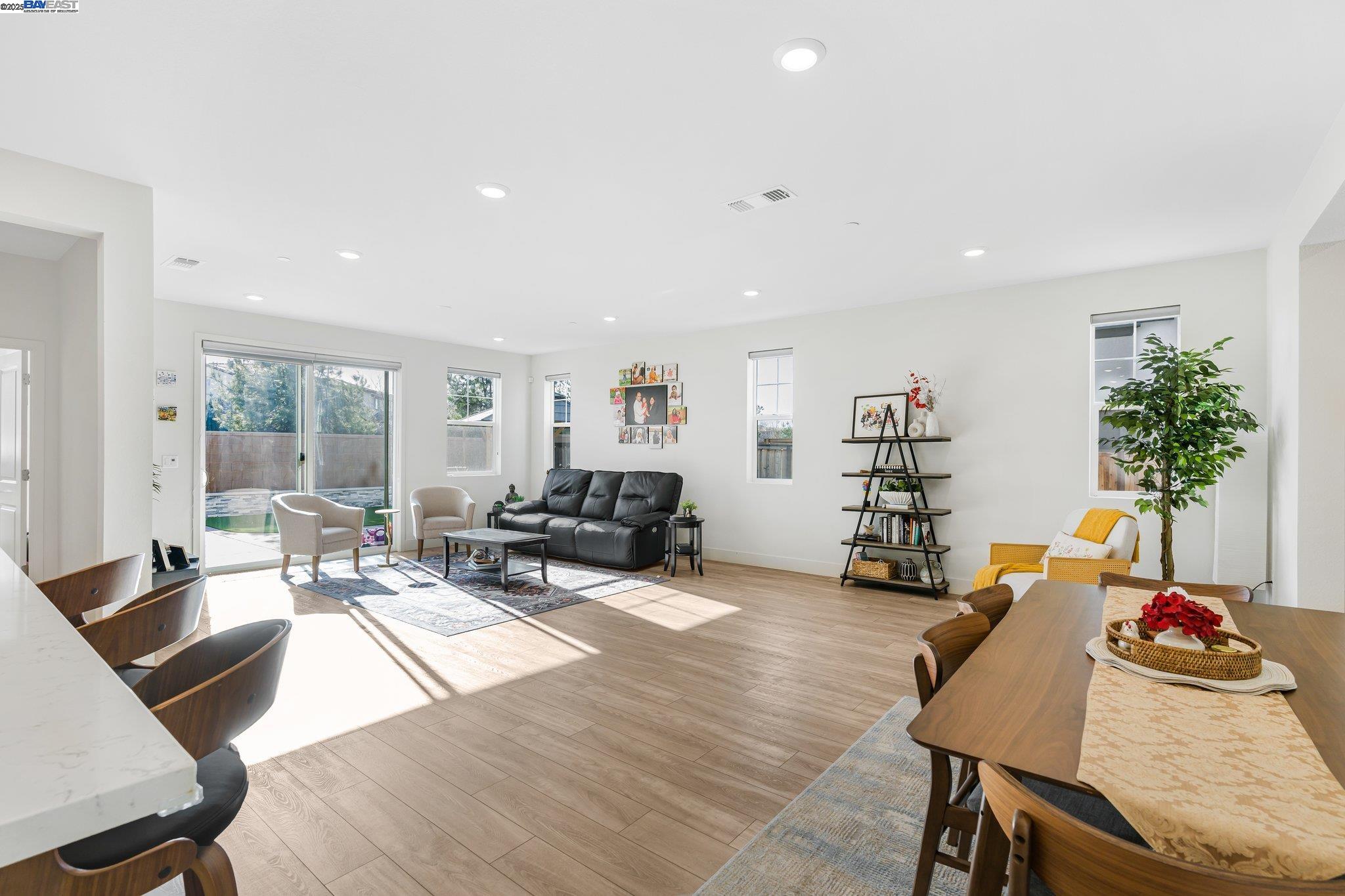 Detail Gallery Image 11 of 43 For 5777 Tournament Ct, Tracy,  CA 95377 - 4 Beds | 3 Baths