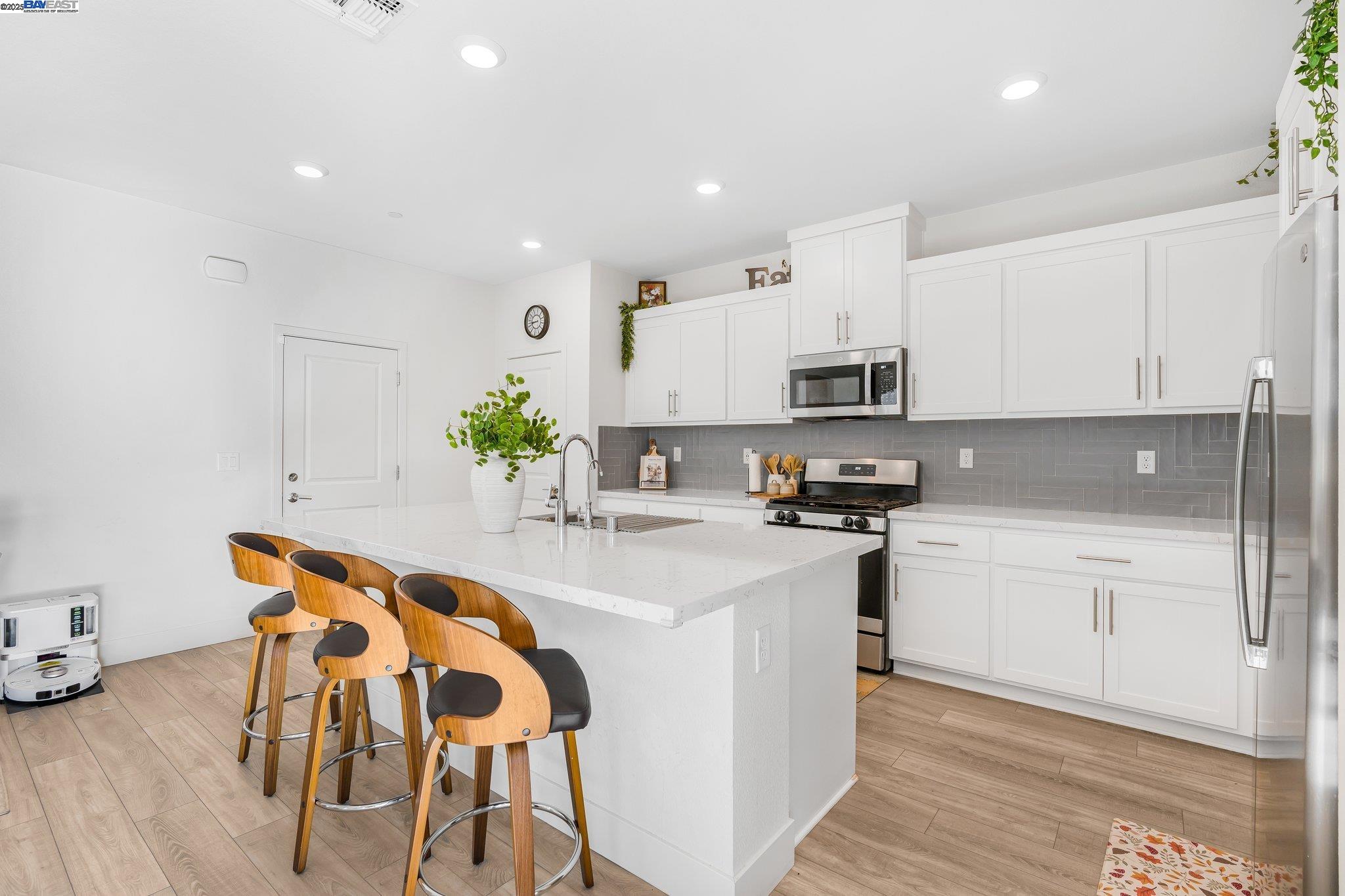 Detail Gallery Image 12 of 43 For 5777 Tournament Ct, Tracy,  CA 95377 - 4 Beds | 3 Baths