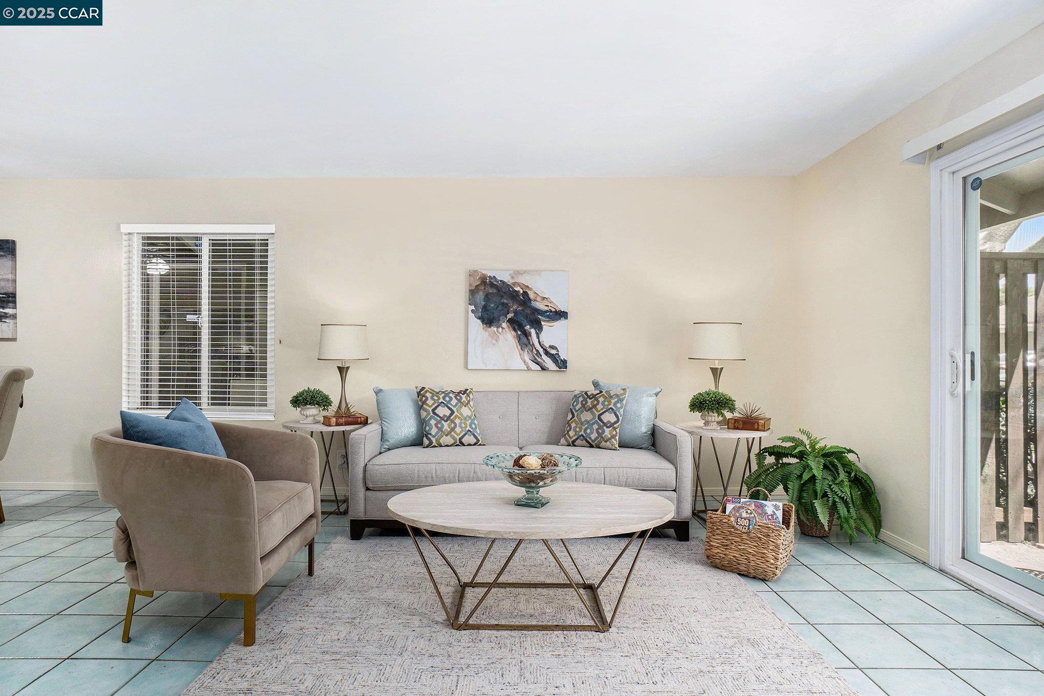 Detail Gallery Image 1 of 16 For 2065 Olivera Rd a,  Concord,  CA 94520 - 2 Beds | 1 Baths