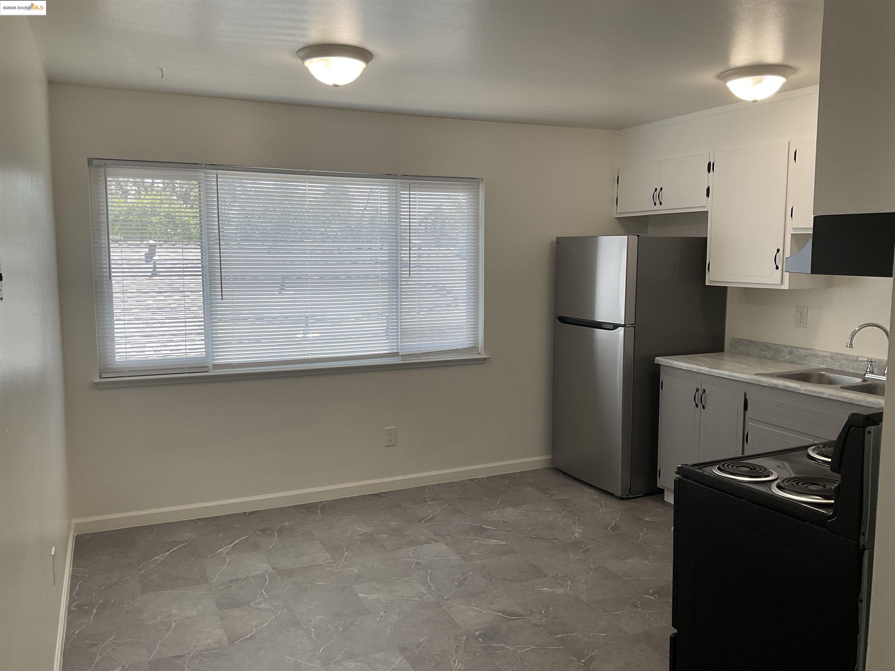 Detail Gallery Image 3 of 7 For 234 Crest Street #2,  Antioch,  CA 94509 - 2 Beds | 1 Baths