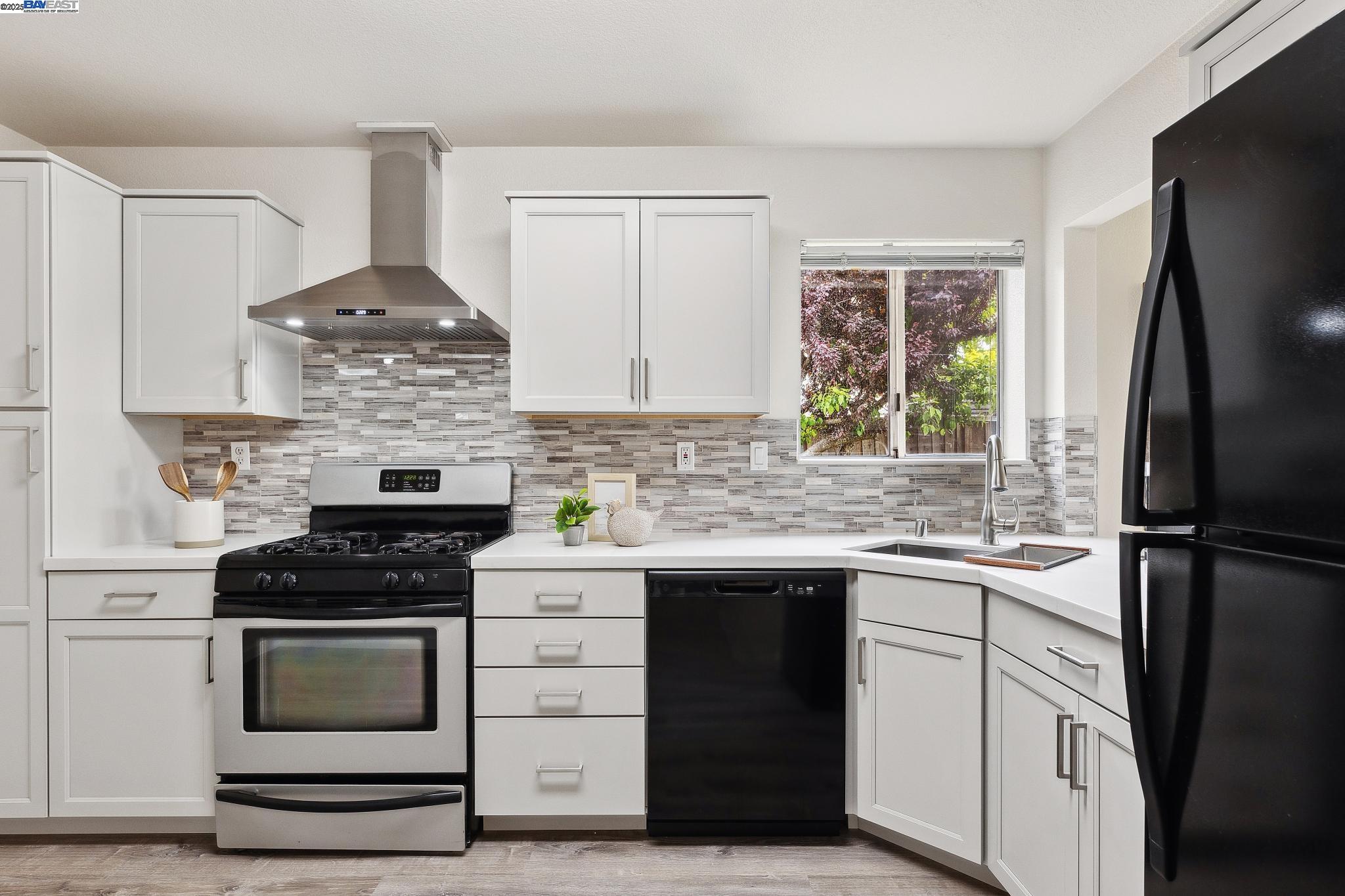 Detail Gallery Image 13 of 33 For 369 Anchor Dr, Bay Point,  CA 94565 - 3 Beds | 2/1 Baths
