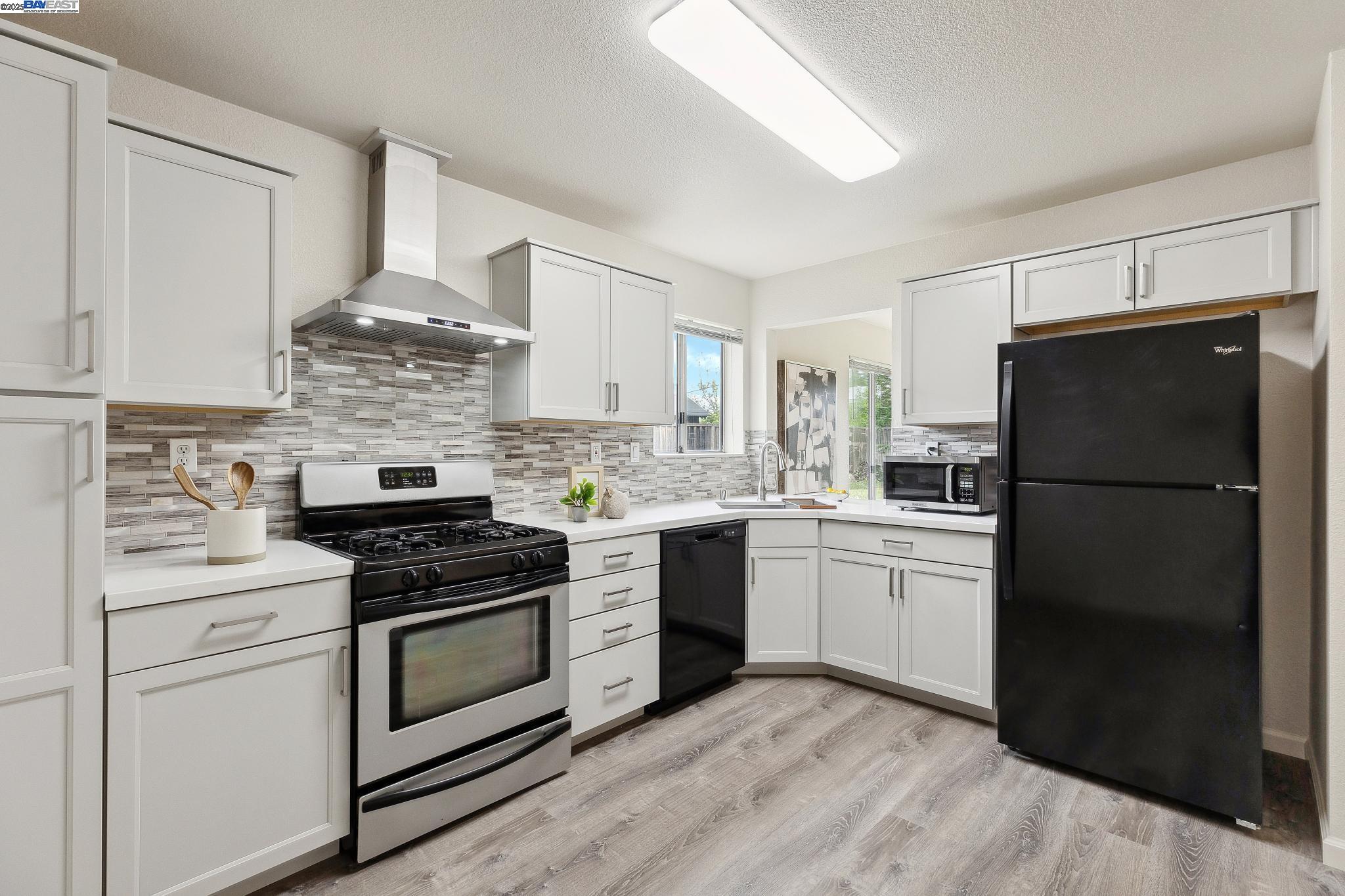 Detail Gallery Image 16 of 33 For 369 Anchor Dr, Bay Point,  CA 94565 - 3 Beds | 2/1 Baths