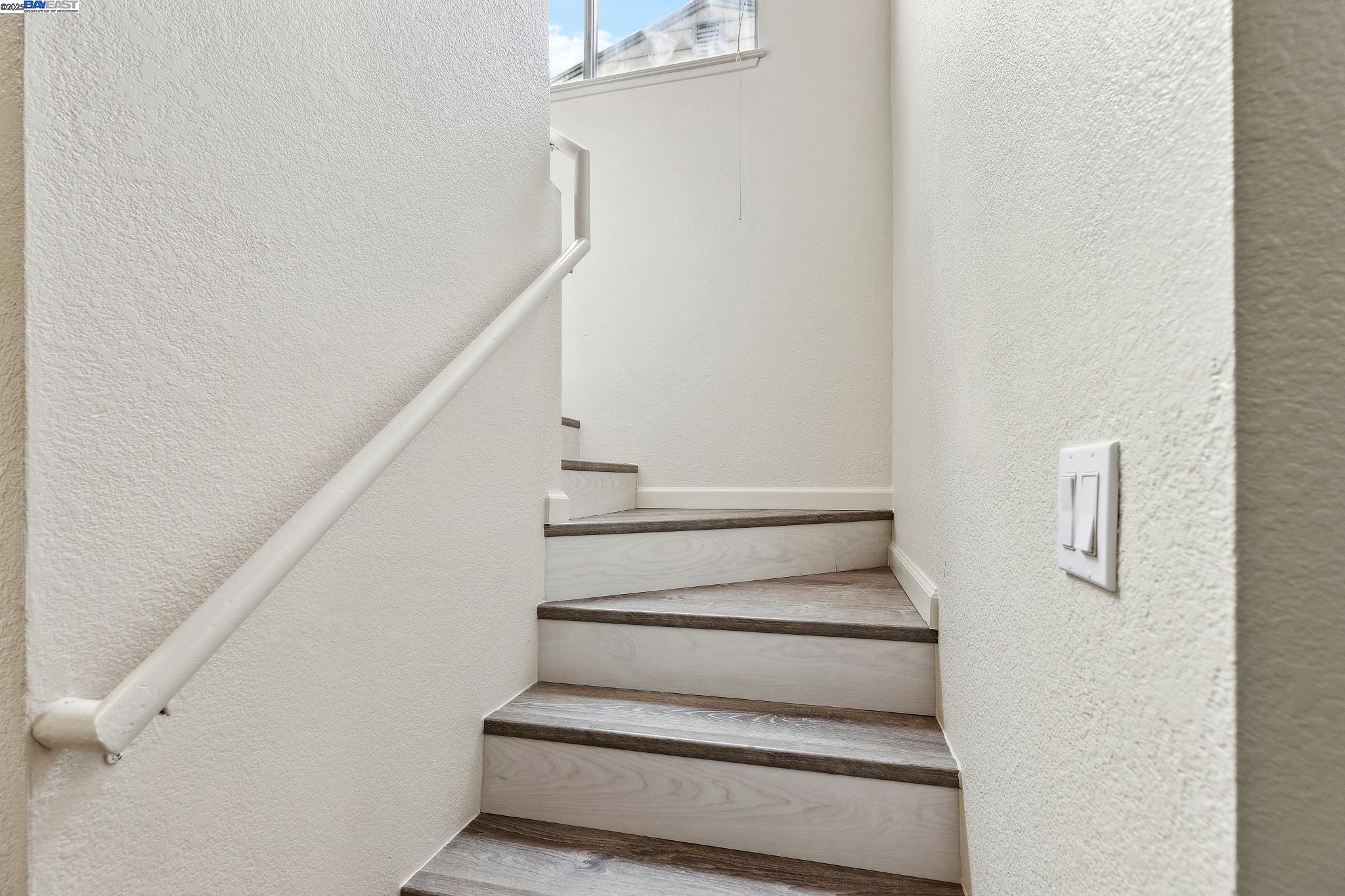 Detail Gallery Image 18 of 33 For 369 Anchor Dr, Bay Point,  CA 94565 - 3 Beds | 2/1 Baths