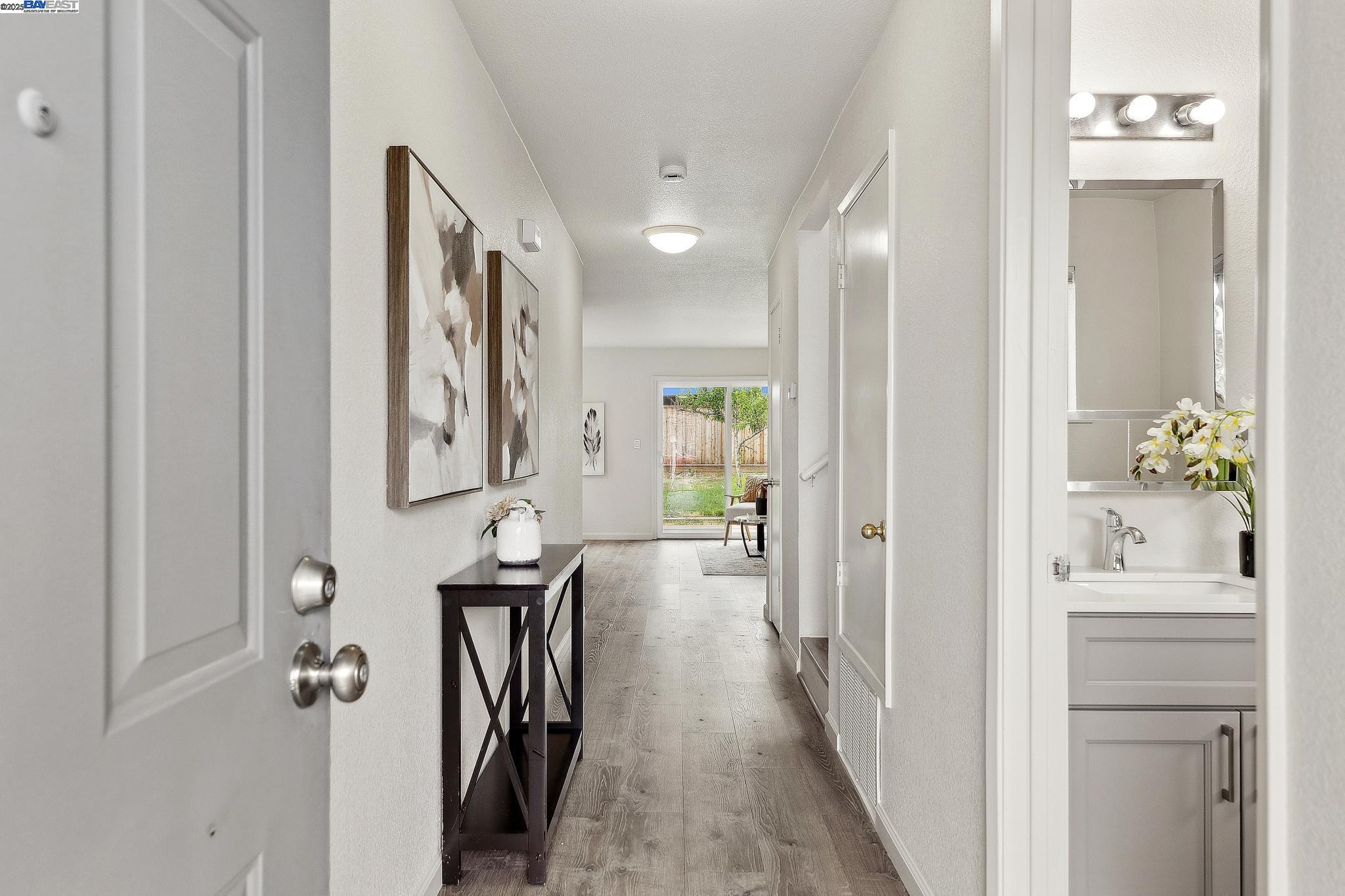 Detail Gallery Image 3 of 33 For 369 Anchor Dr, Bay Point,  CA 94565 - 3 Beds | 2/1 Baths
