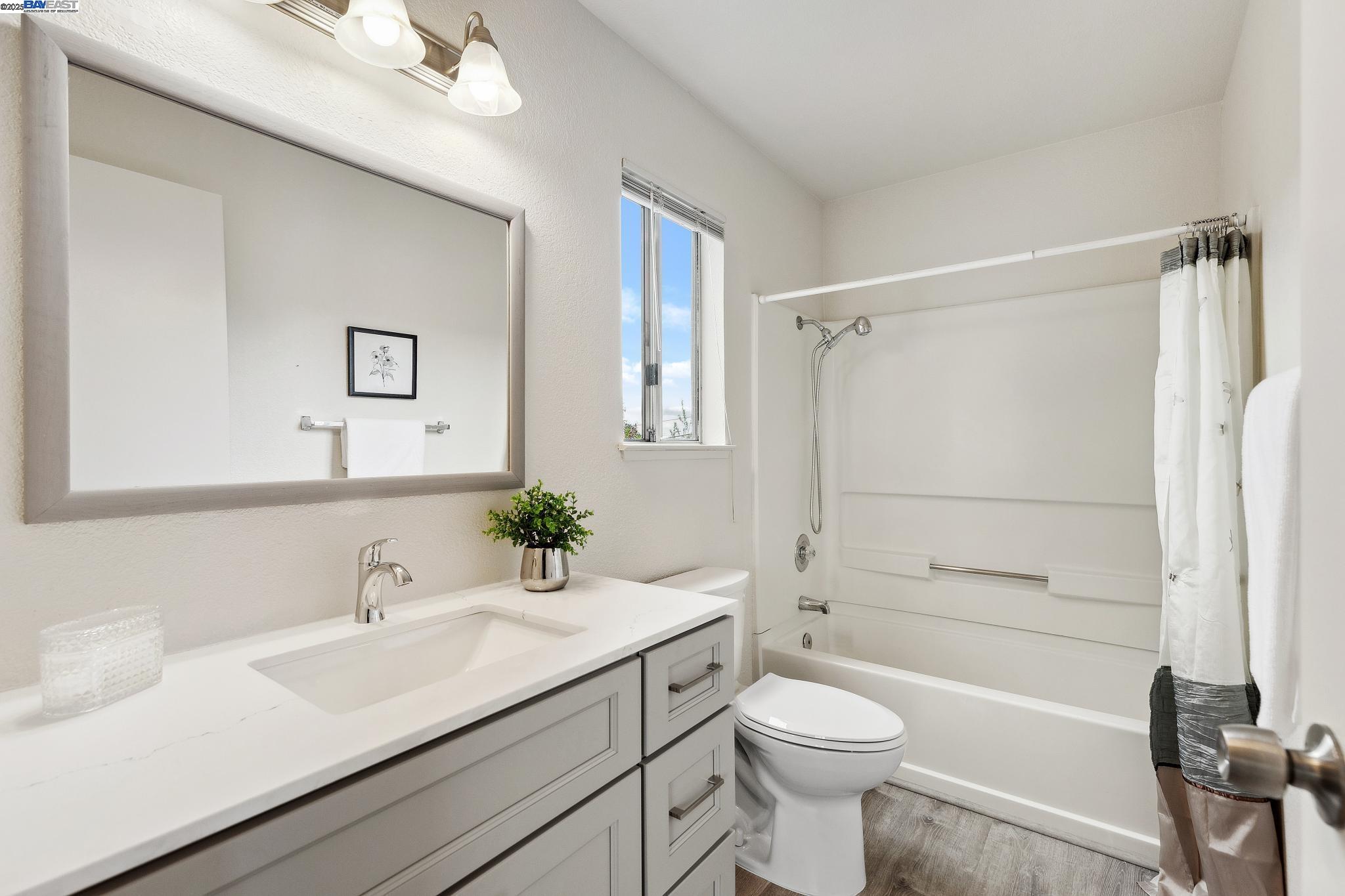 Detail Gallery Image 24 of 33 For 369 Anchor Dr, Bay Point,  CA 94565 - 3 Beds | 2/1 Baths