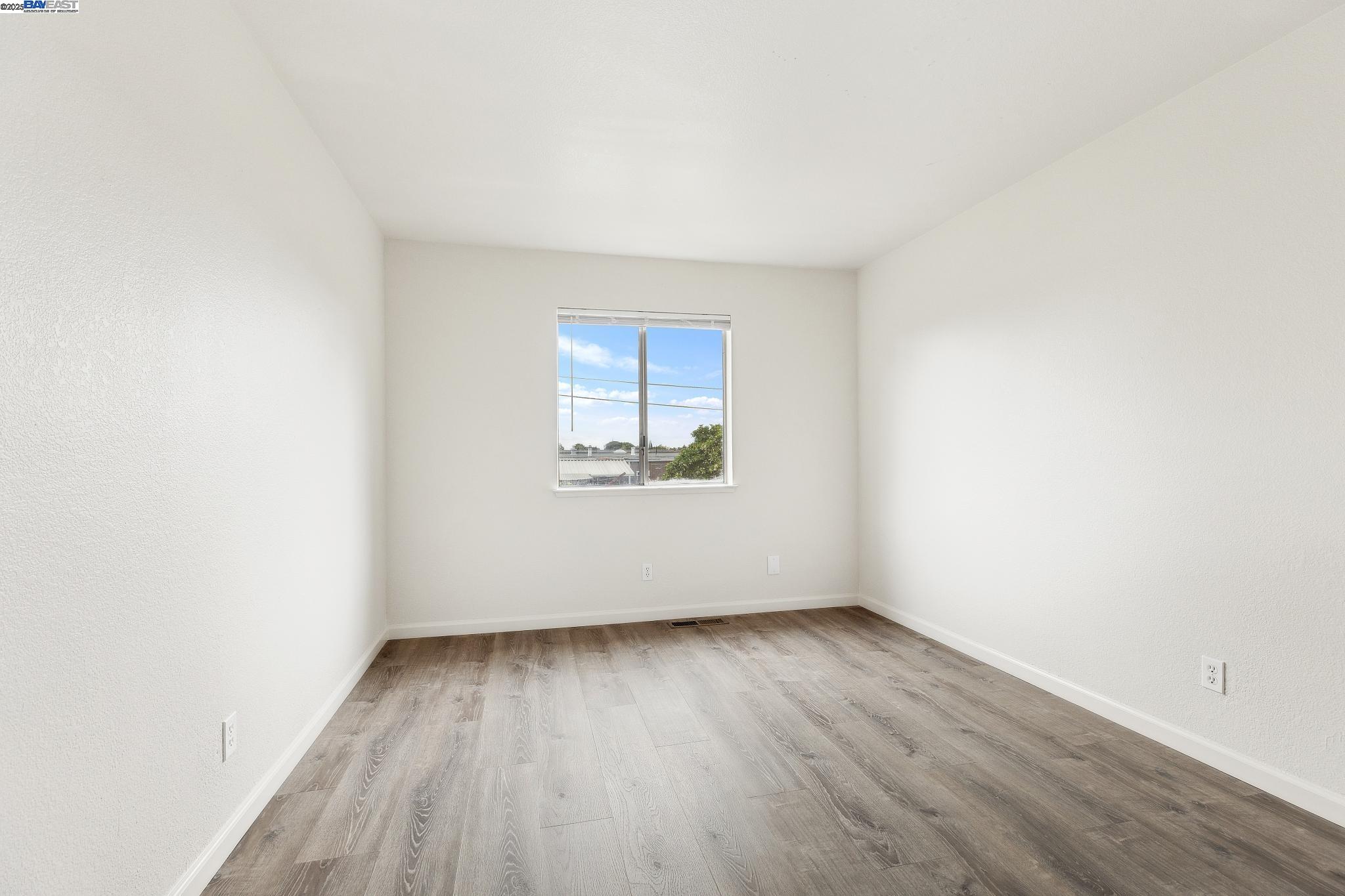 Detail Gallery Image 26 of 33 For 369 Anchor Dr, Bay Point,  CA 94565 - 3 Beds | 2/1 Baths