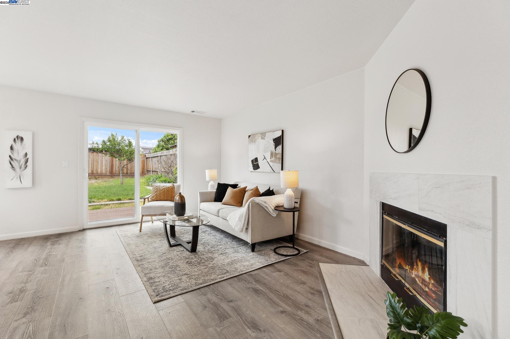 Detail Gallery Image 4 of 33 For 369 Anchor Dr, Bay Point,  CA 94565 - 3 Beds | 2/1 Baths